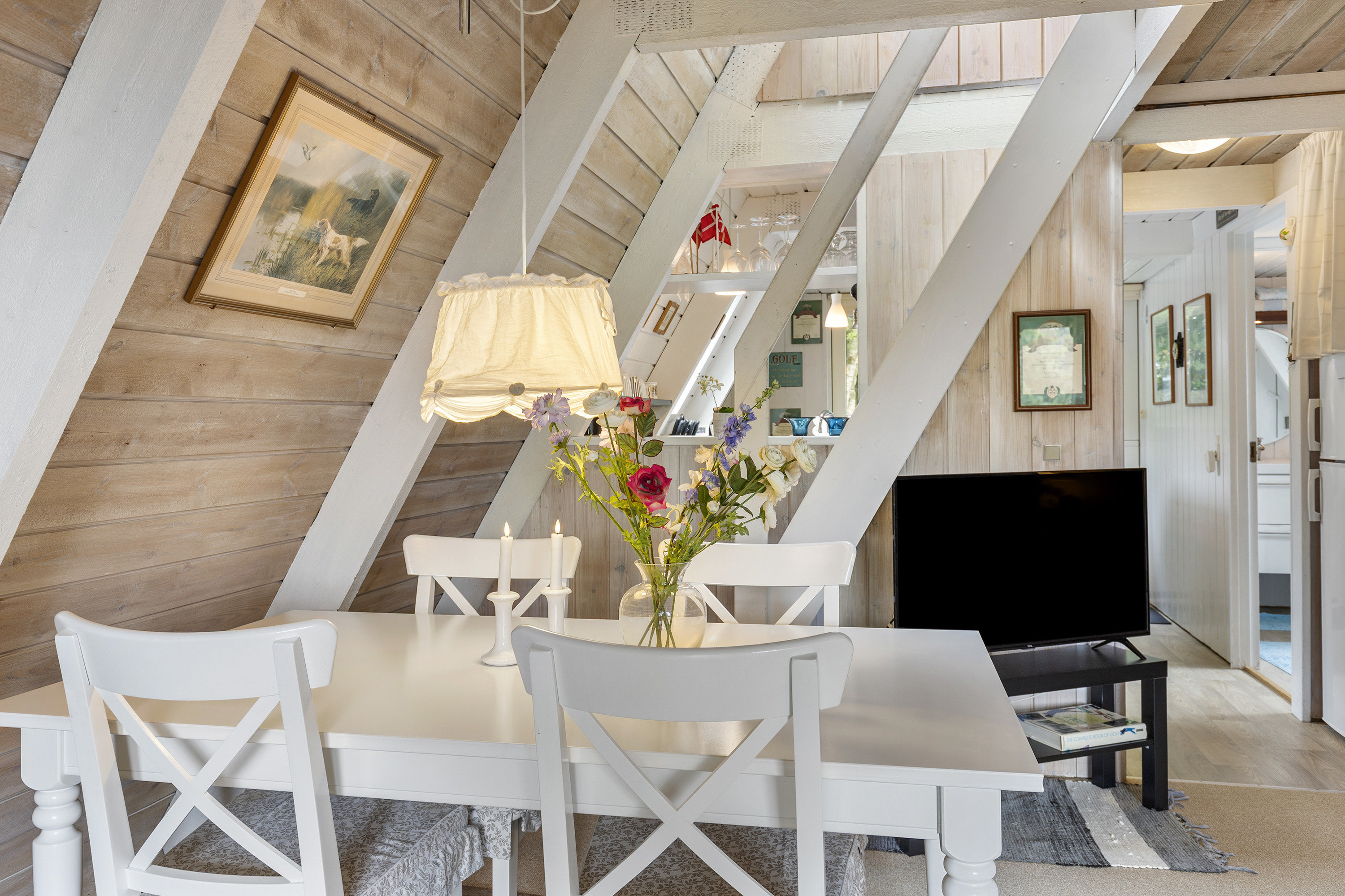 Fremhævet stue billede i fuldskærmstilstand. Billede af Golfsvinget 102, Gatten, 9640 Farsø