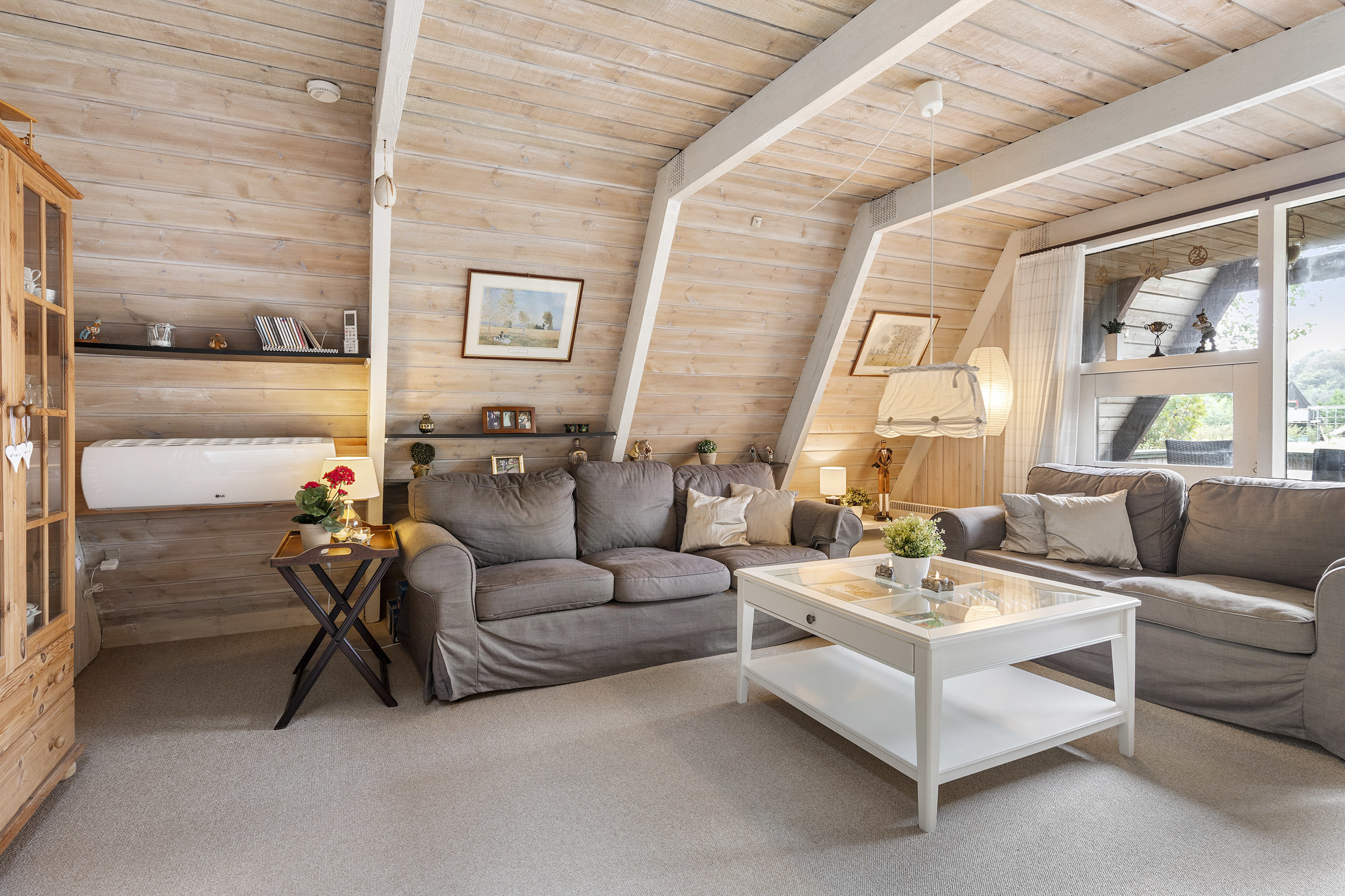 Fremhævet stue billede i fuldskærmstilstand. Billede af Golfsvinget 102, Gatten, 9640 Farsø