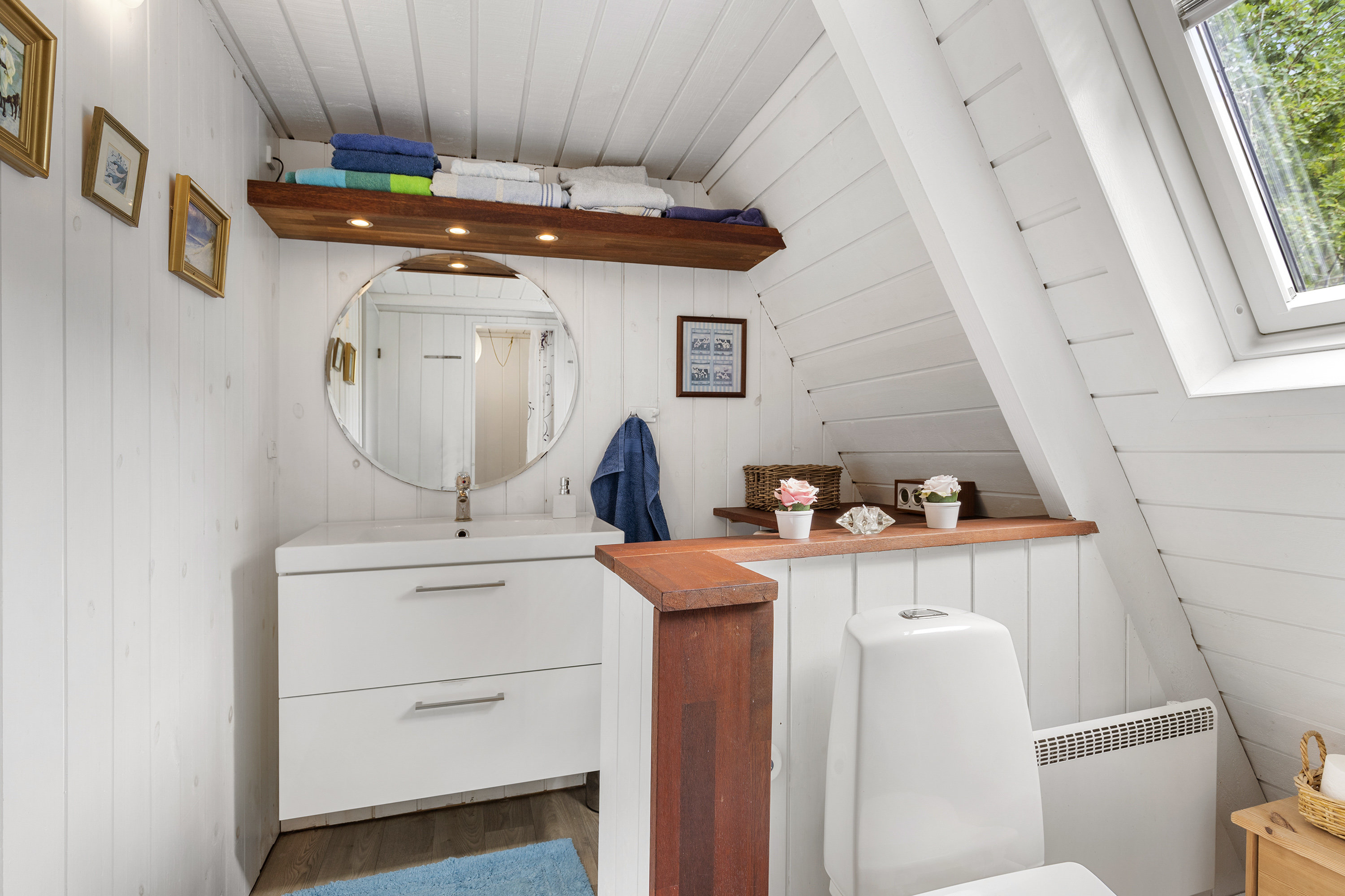 Fremhævet badeværelse billede i fuldskærmstilstand. Billede af Golfsvinget 102, Gatten, 9640 Farsø