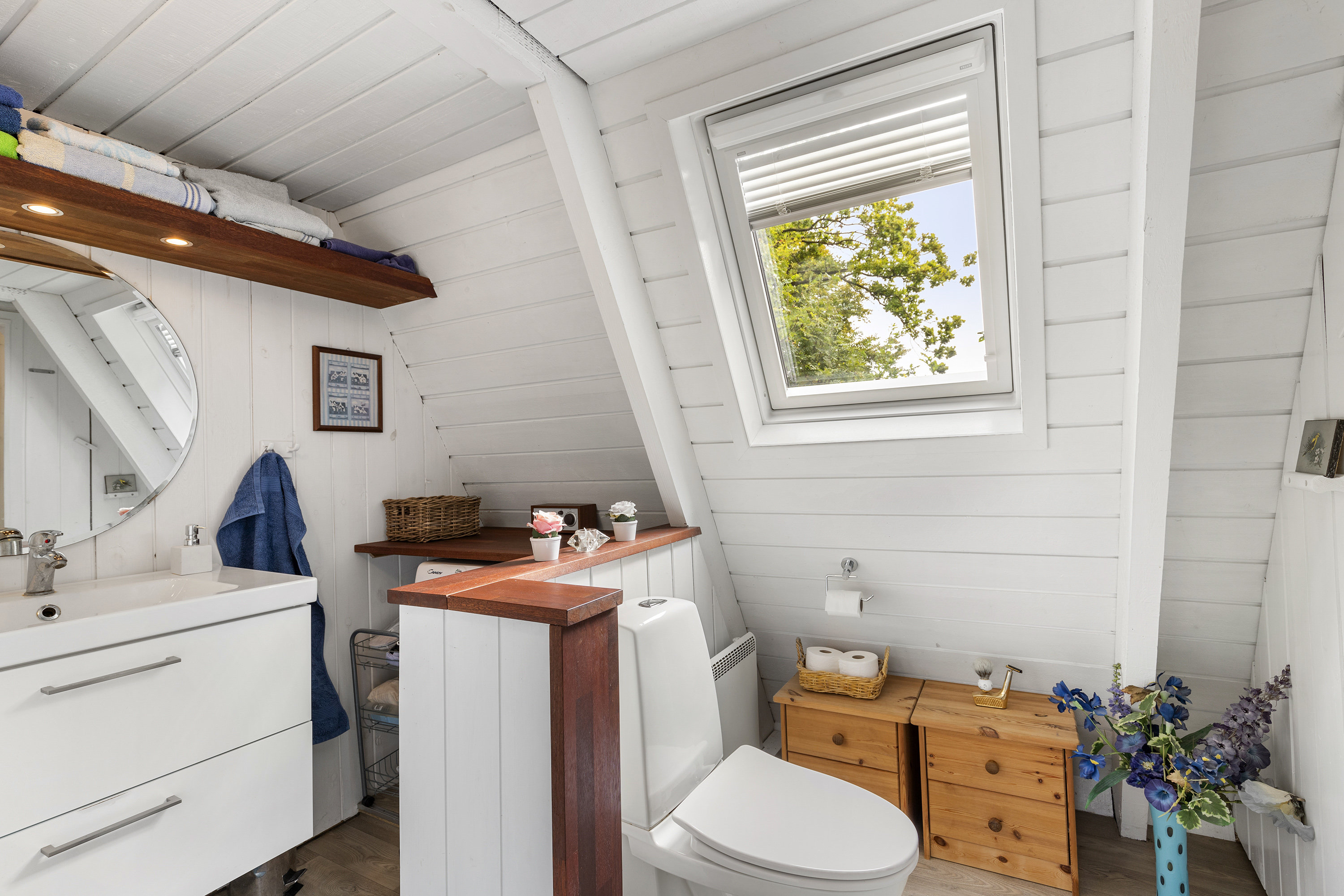 Fremhævet badeværelse billede i fuldskærmstilstand. Billede af Golfsvinget 102, Gatten, 9640 Farsø