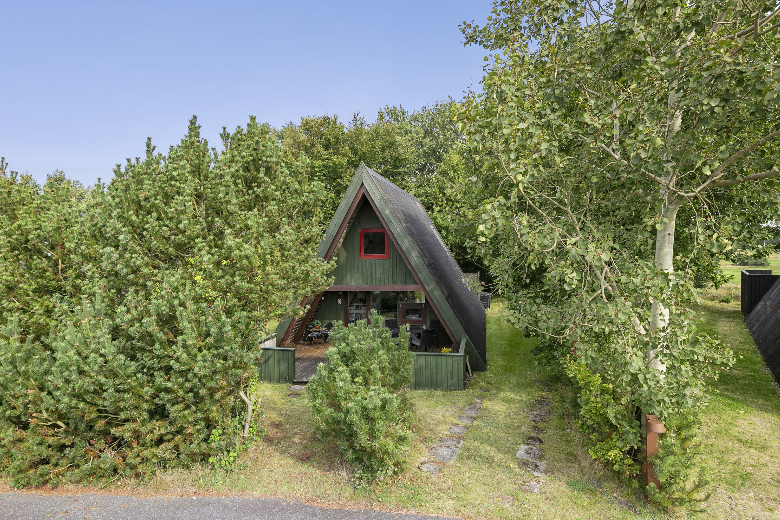 Fremhævet facade billede i fuldskærmstilstand. Billede af Golfsvinget 102, Gatten, 9640 Farsø