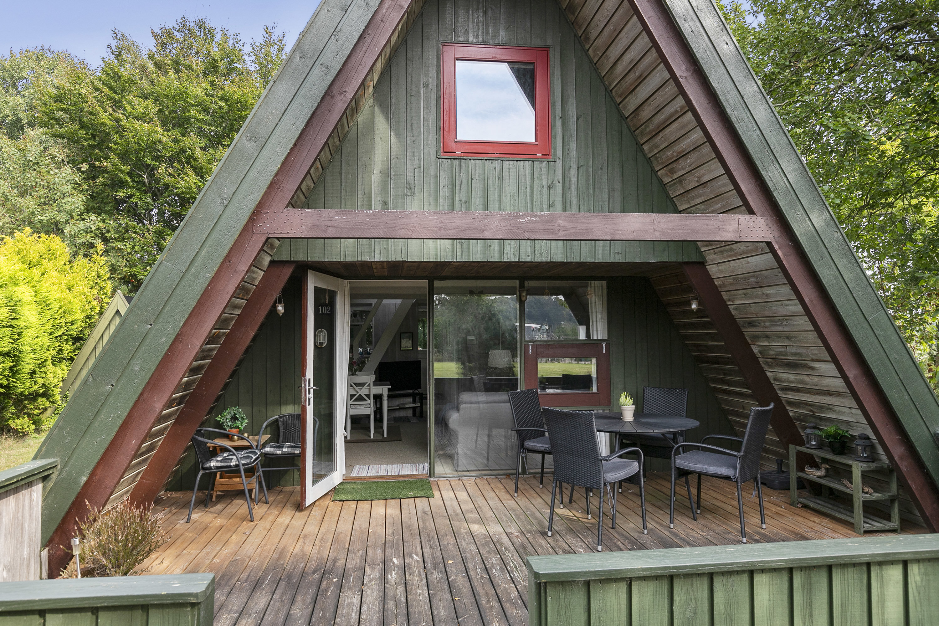 Fremhævet terrasse billede i fuldskærmstilstand. Billede af Golfsvinget 102, Gatten, 9640 Farsø