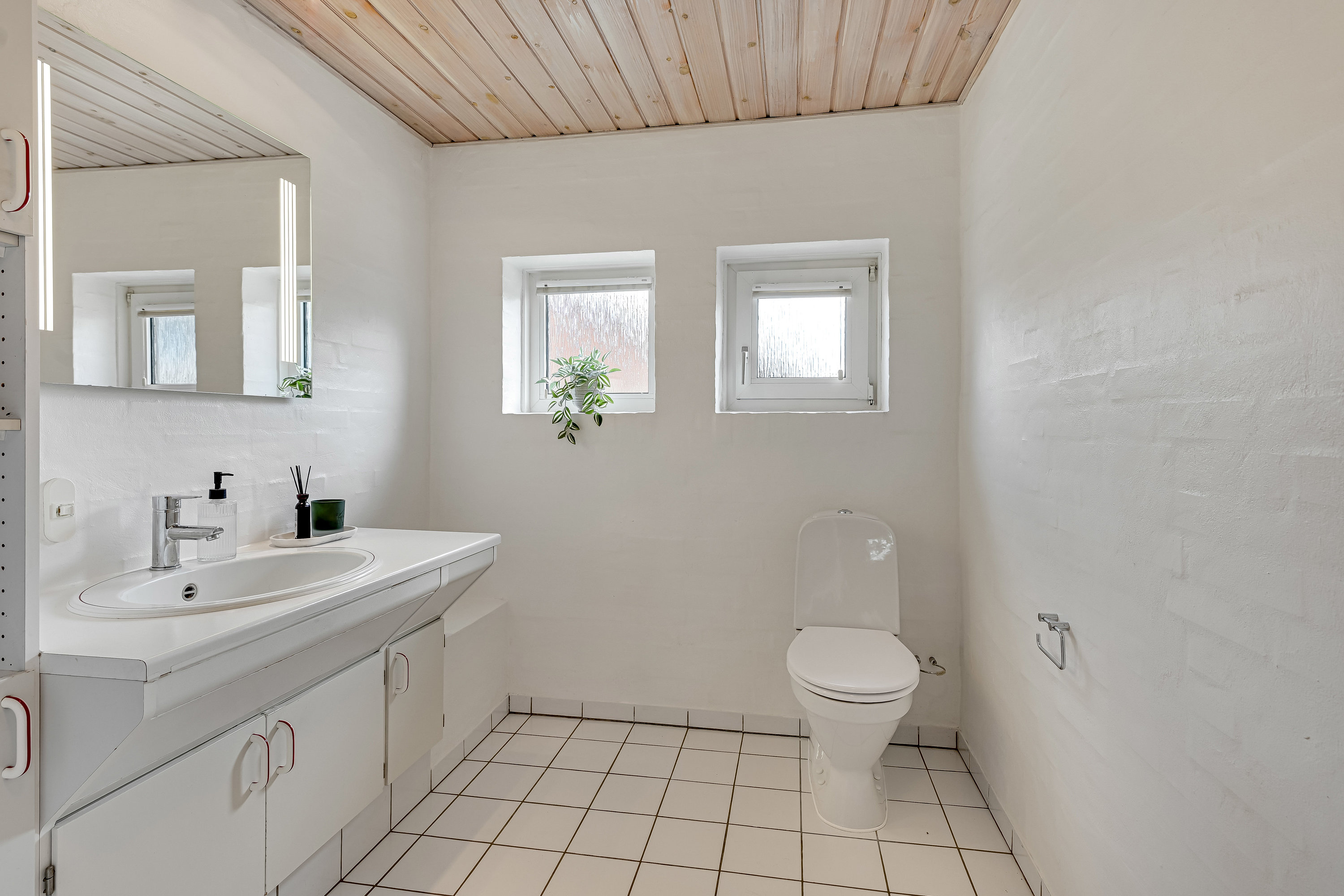 Fremhævet toilet billede i fuldskærmstilstand. Billede af Sønderkær 375, 7190 Billund