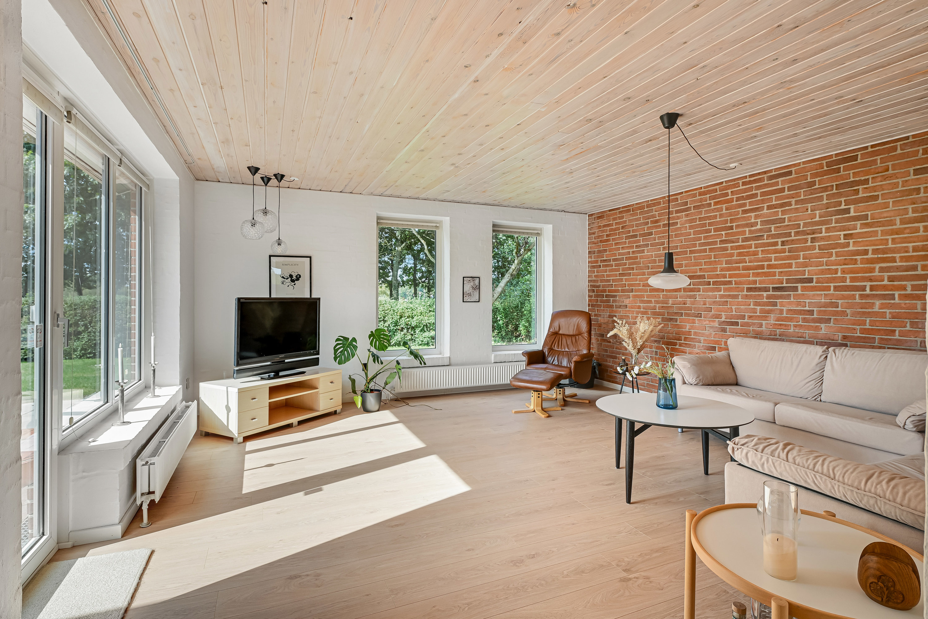 Fremhævet stue billede i fuldskærmstilstand. Billede af Sønderkær 375, 7190 Billund