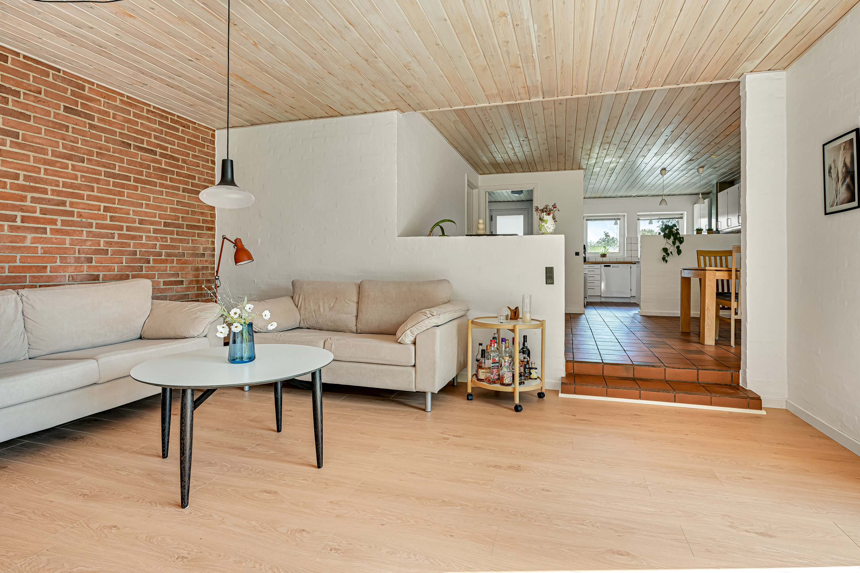 Fremhævet stue billede i fuldskærmstilstand. Billede af Sønderkær 375, 7190 Billund