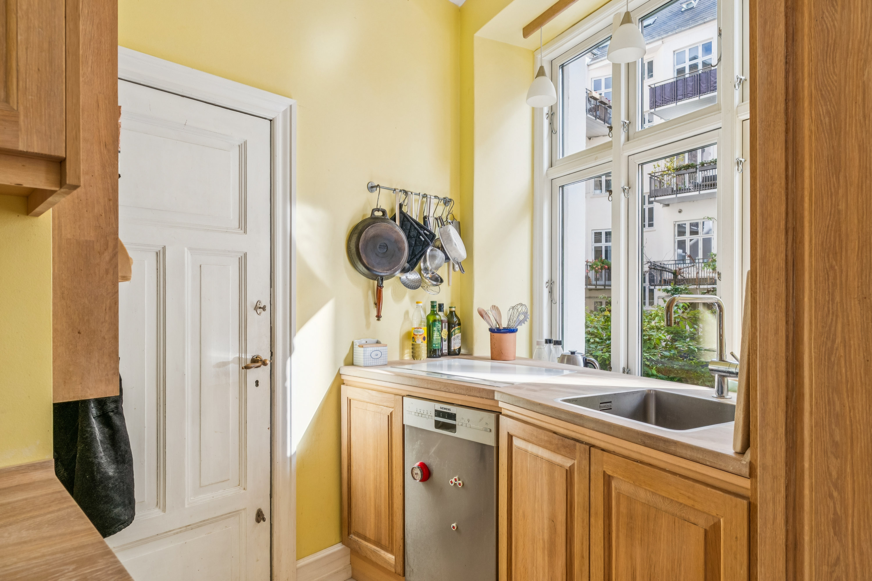 Fremhævet køkken billede i fuldskærmstilstand. Billede af Kong Oscars Gade 6, st.. th., 2100 København Ø