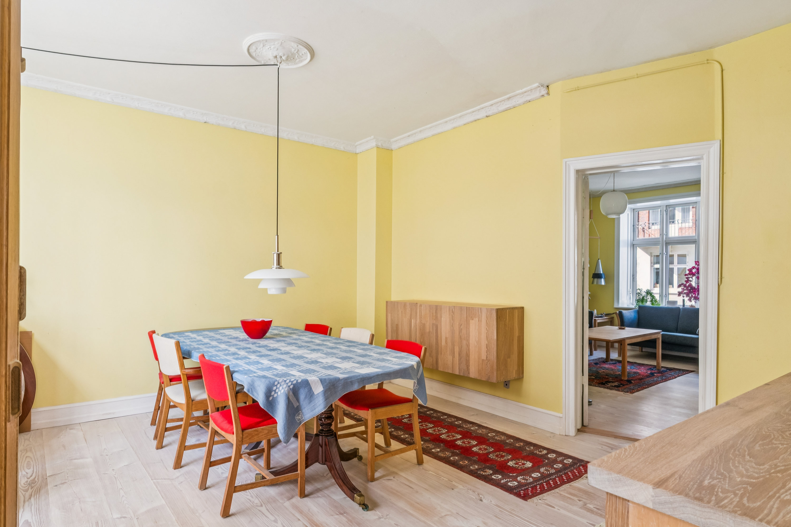 Fremhævet stue billede i fuldskærmstilstand. Billede af Kong Oscars Gade 6, st.. th., 2100 København Ø