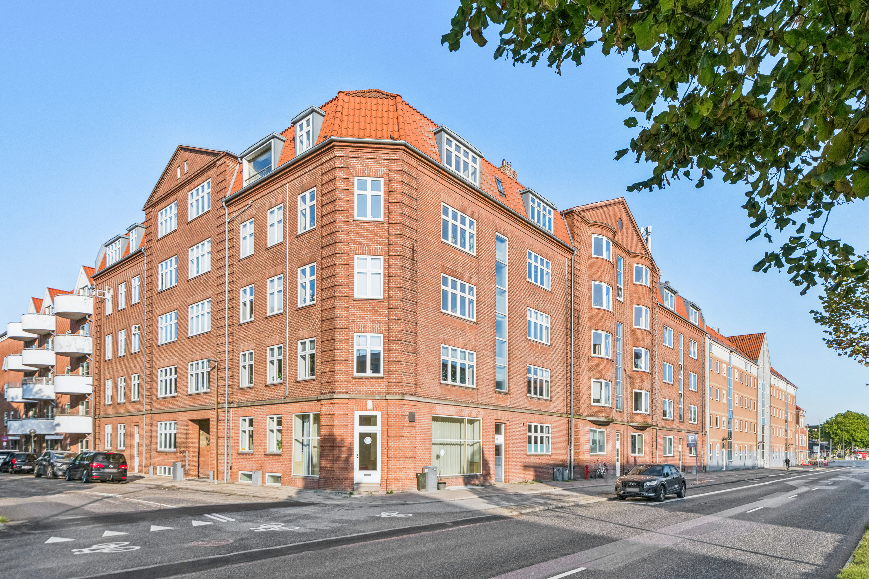 Fremhævet ejendom 1 billede i fuldskærmstilstand. Billede af Sønderbro 10, 2. th., 9000 Aalborg