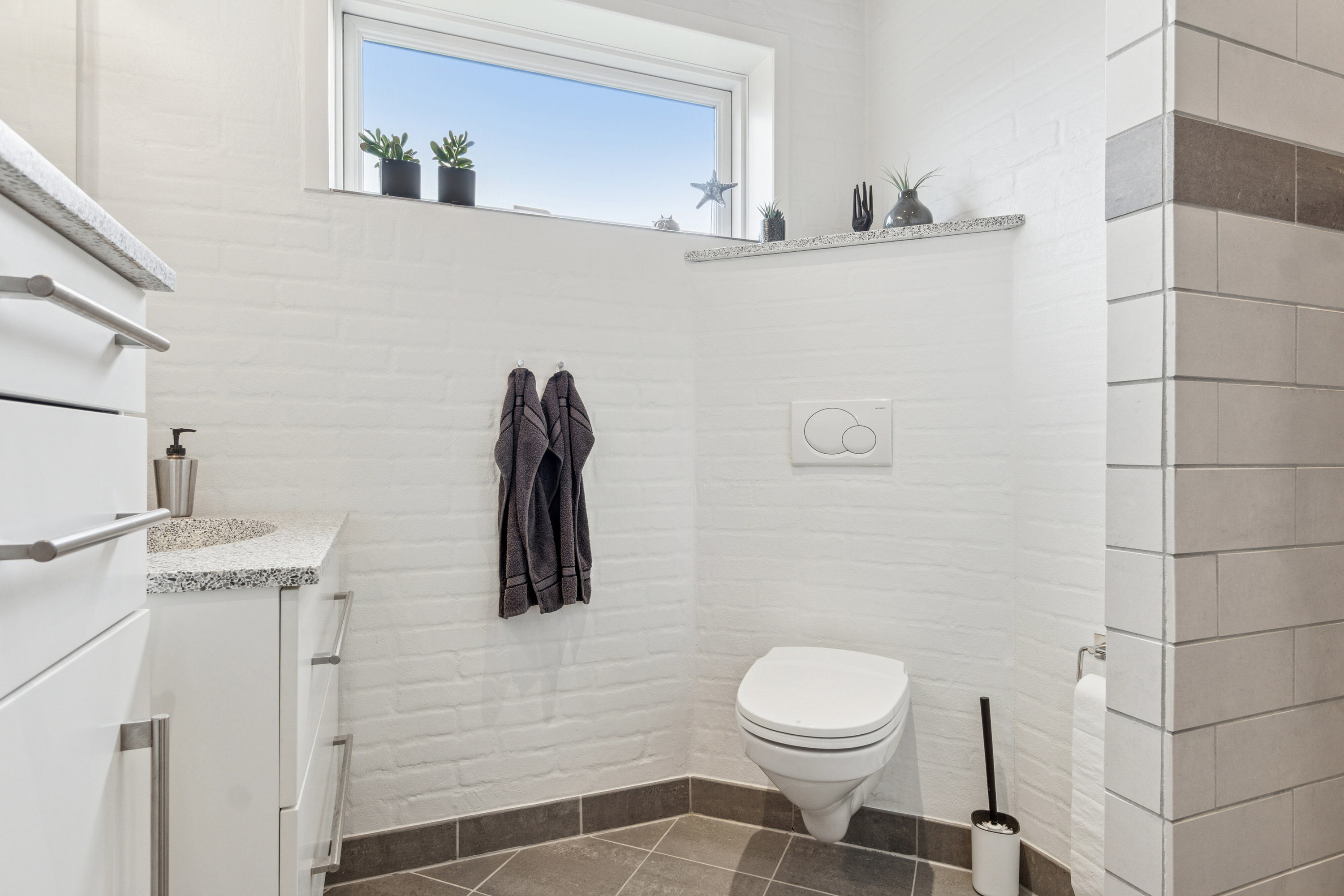 Fremhævet badeværelse billede i fuldskærmstilstand. Billede af Markvænget 6C, Tingstrup, 7700 Thisted