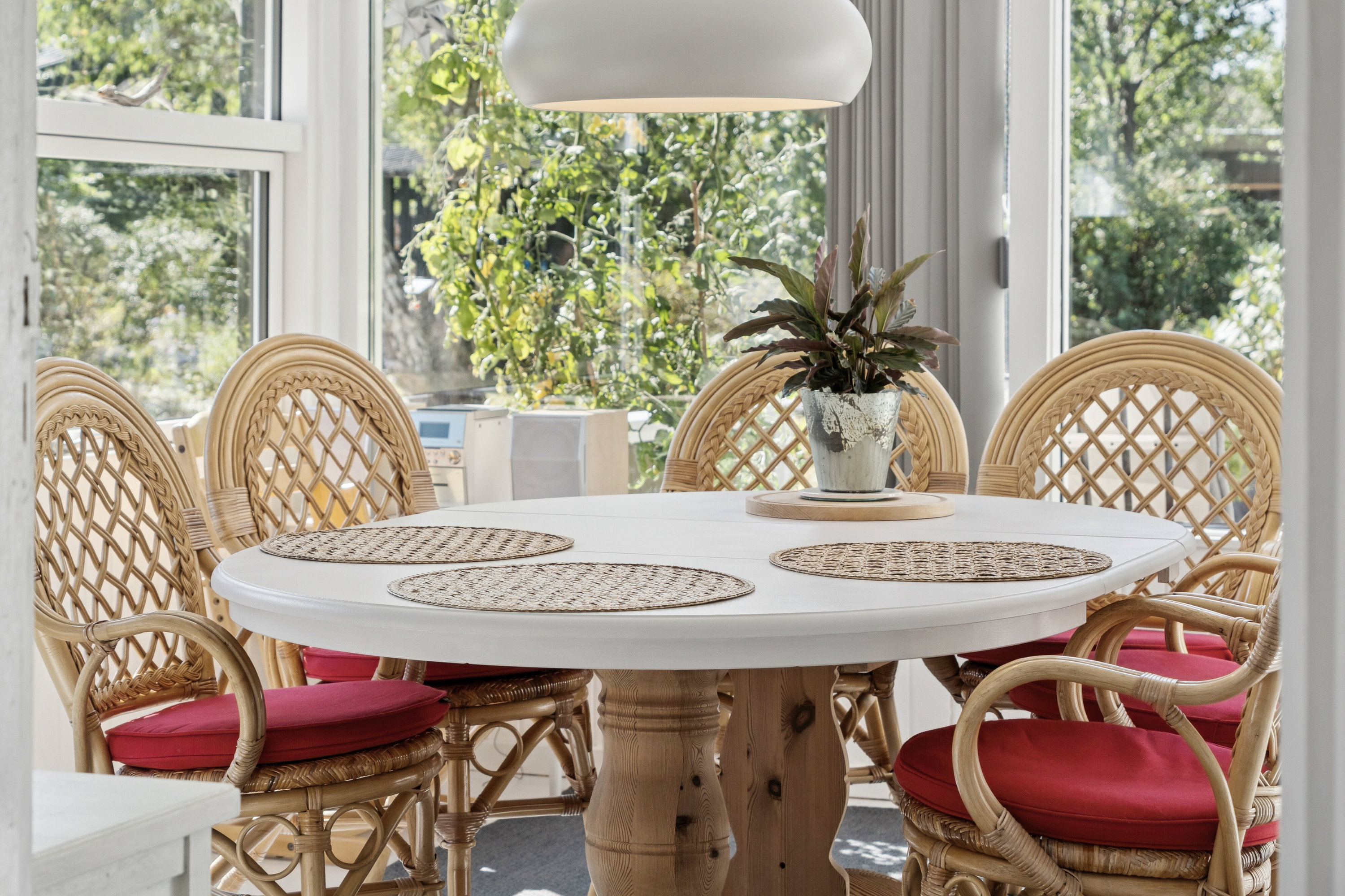 Fremhævet spisestue billede i fuldskærmstilstand. Billede af Blomstervangen 10, 4500 Nykøbing Sj