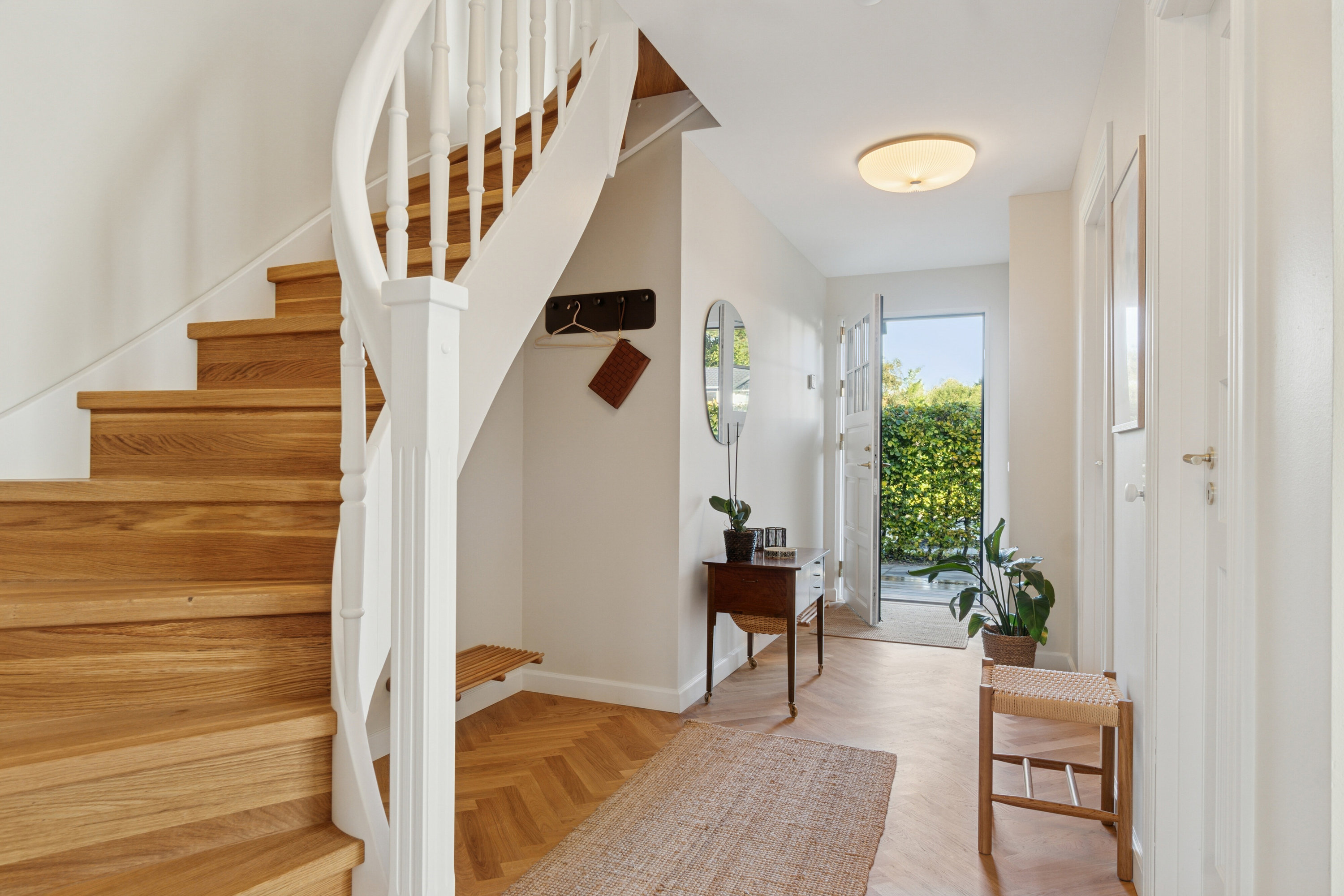 Fremhævet trappe billede i fuldskærmstilstand. Billede af Bakkedraget 2, Skåde, 8270 Højbjerg