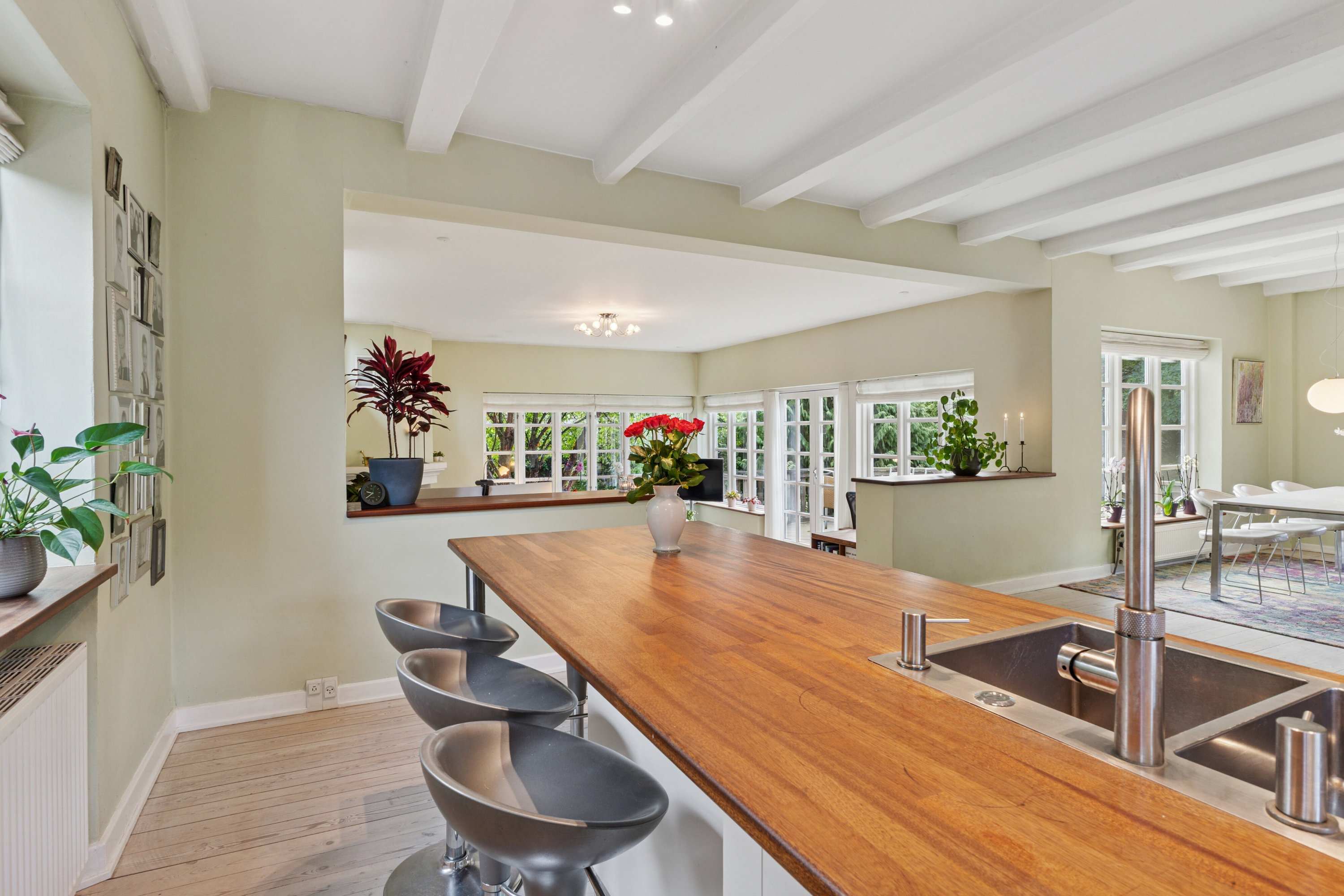 Fremhævet køkken billede i fuldskærmstilstand. Billede af Hjortekærskrænten 13, 2800 Kongens Lyngby