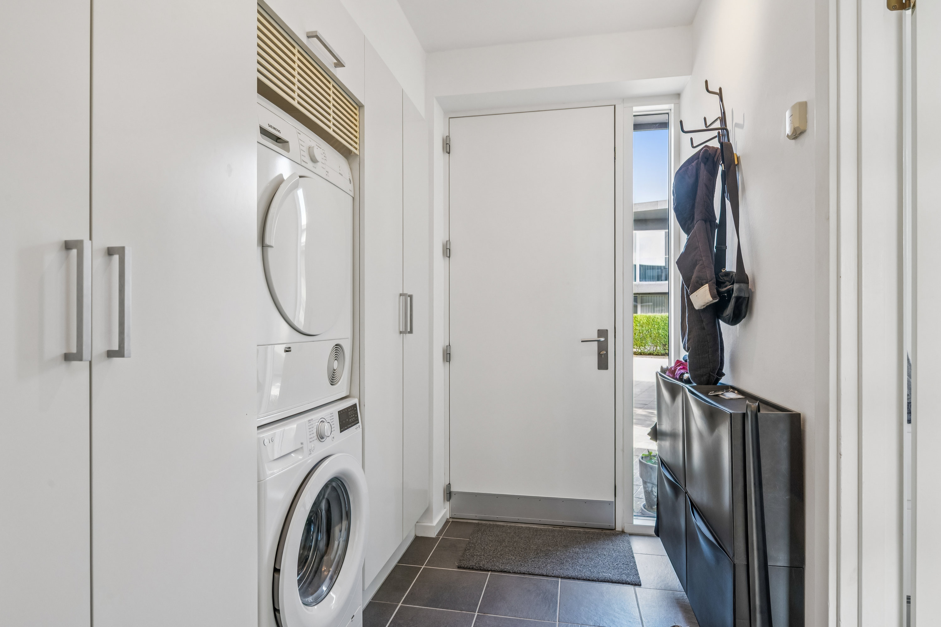 Fremhævet entré billede i fuldskærmstilstand. Billede af Egå Engvej 196, 8250 Egå