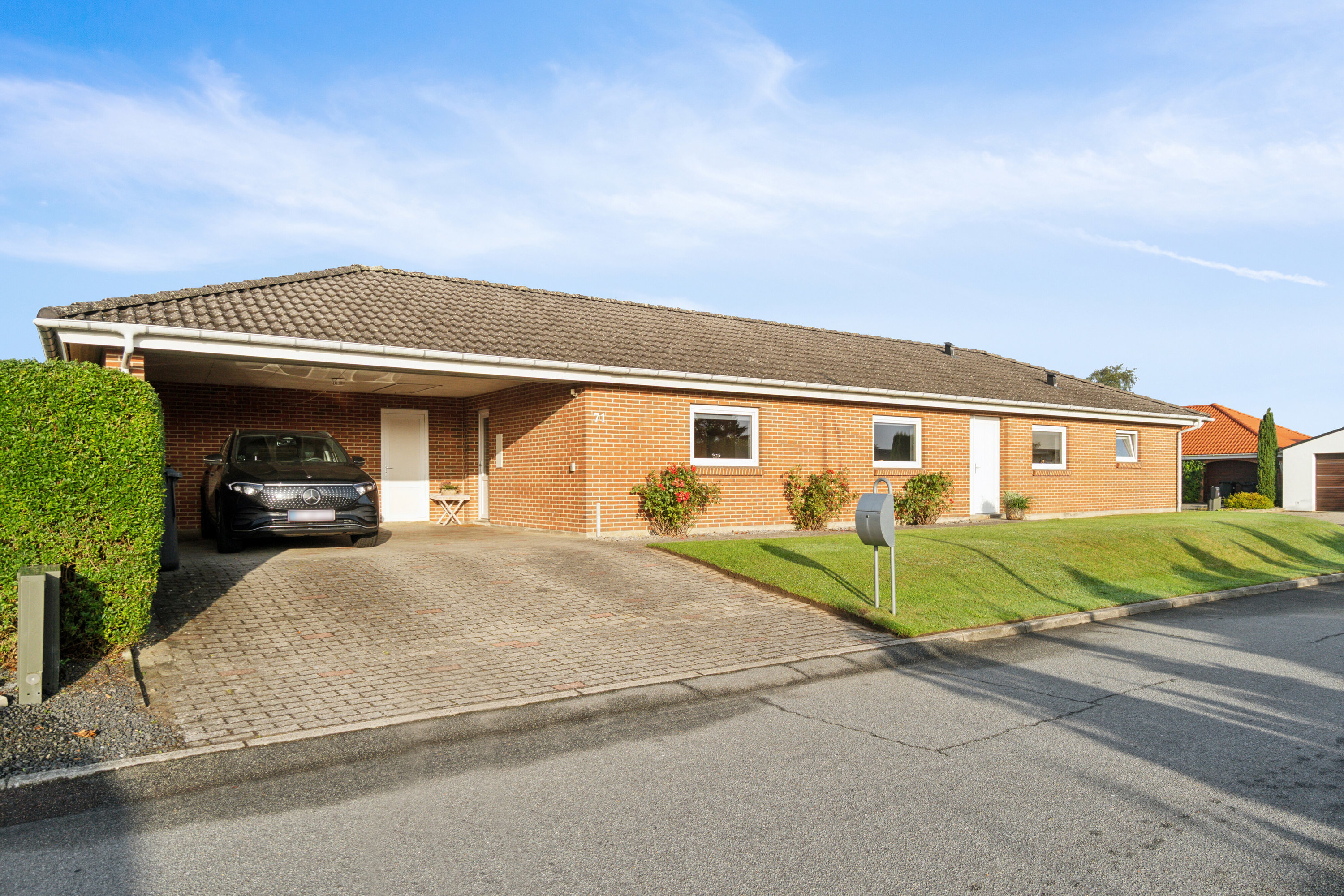 Miniaturebillede 1: set fra vejen. Billede af Peter Bonnens Vej 71, 7430 Ikast