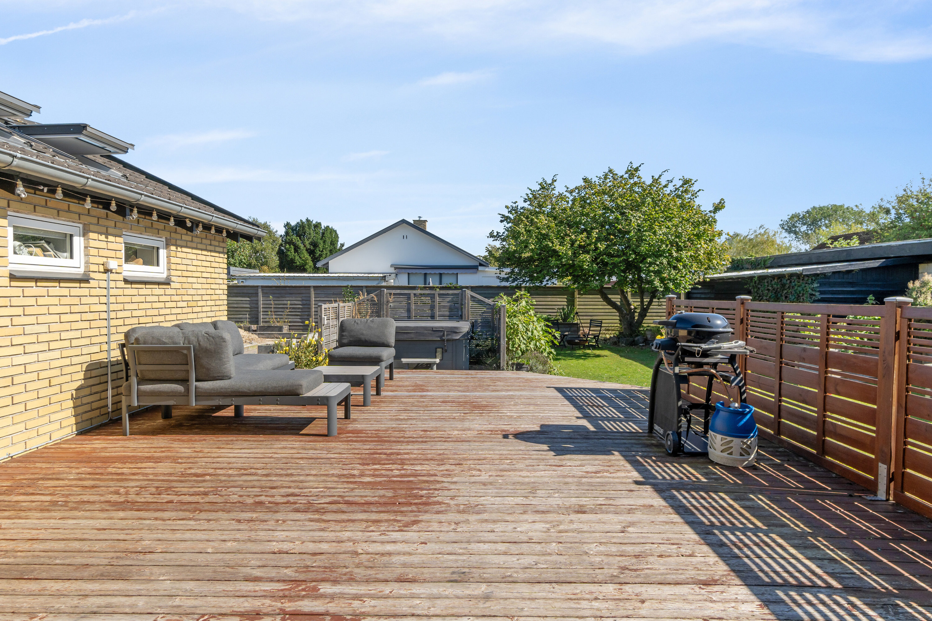 Fremhævet terrasse billede i fuldskærmstilstand. Billede af Strandvangen 15, 2650 Hvidovre