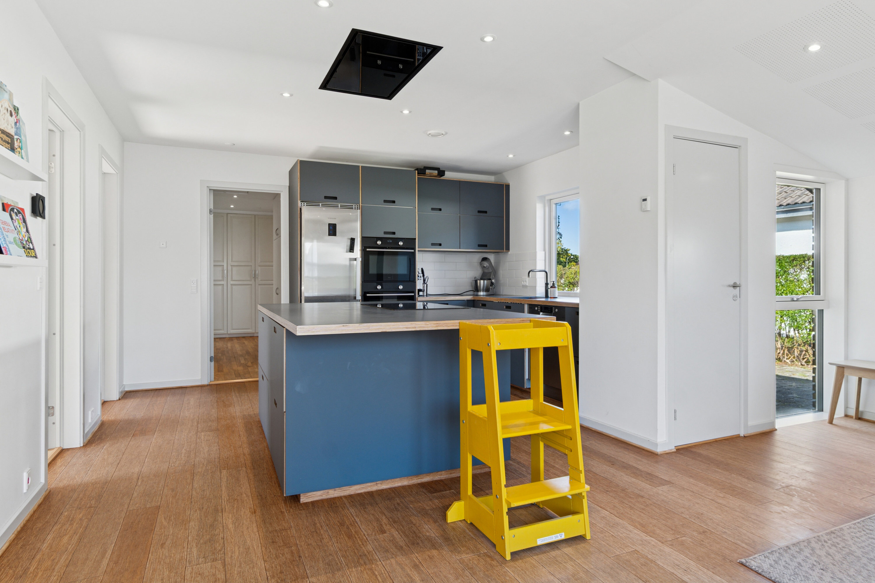 Fremhævet køkken billede i fuldskærmstilstand. Billede af Strandvangen 15, 2650 Hvidovre