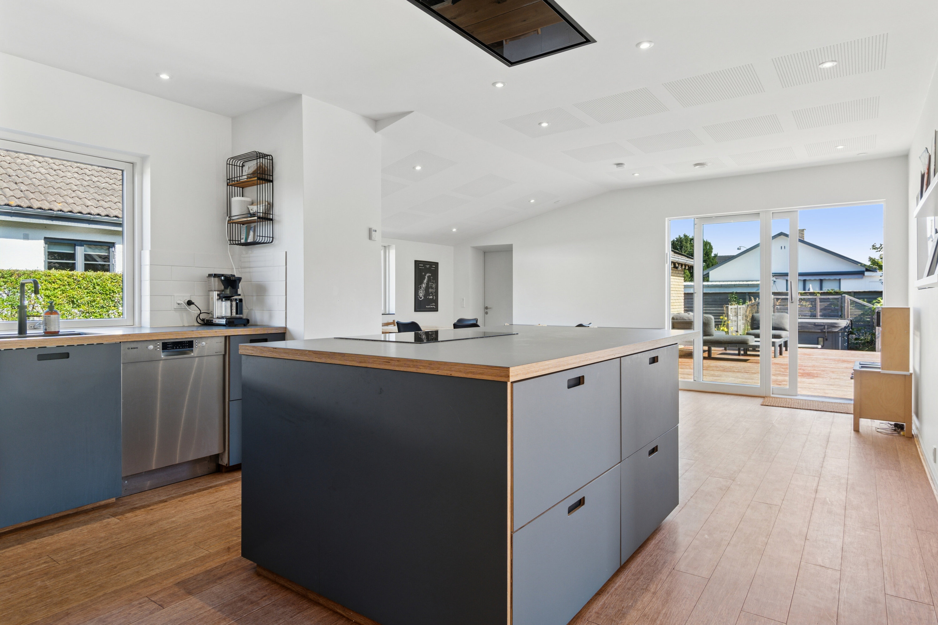 Fremhævet køkken billede i fuldskærmstilstand. Billede af Strandvangen 15, 2650 Hvidovre