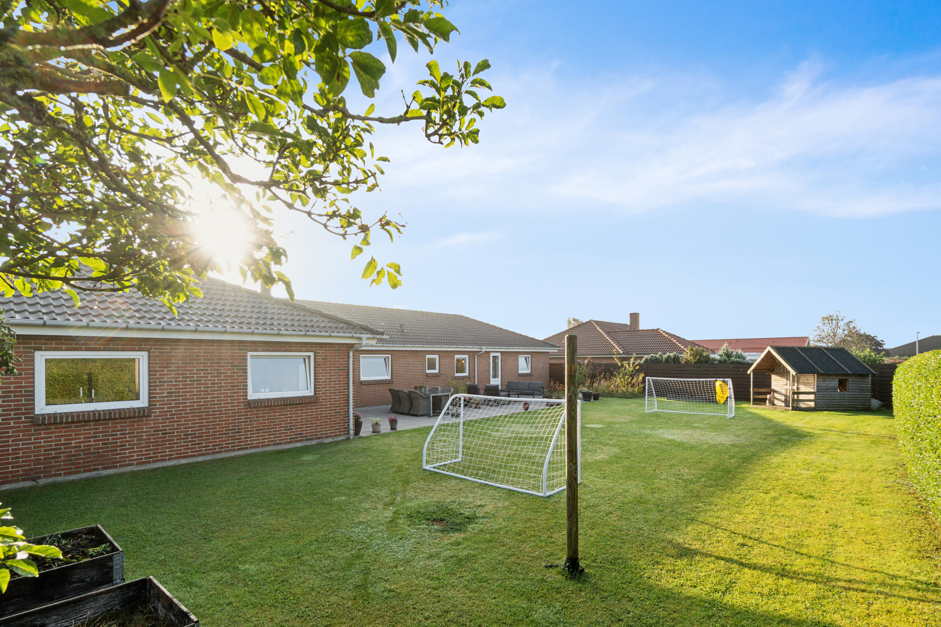 Fremhævet set fra haven billede i fuldskærmstilstand. Billede af Peter Bonnens Vej 71, 7430 Ikast