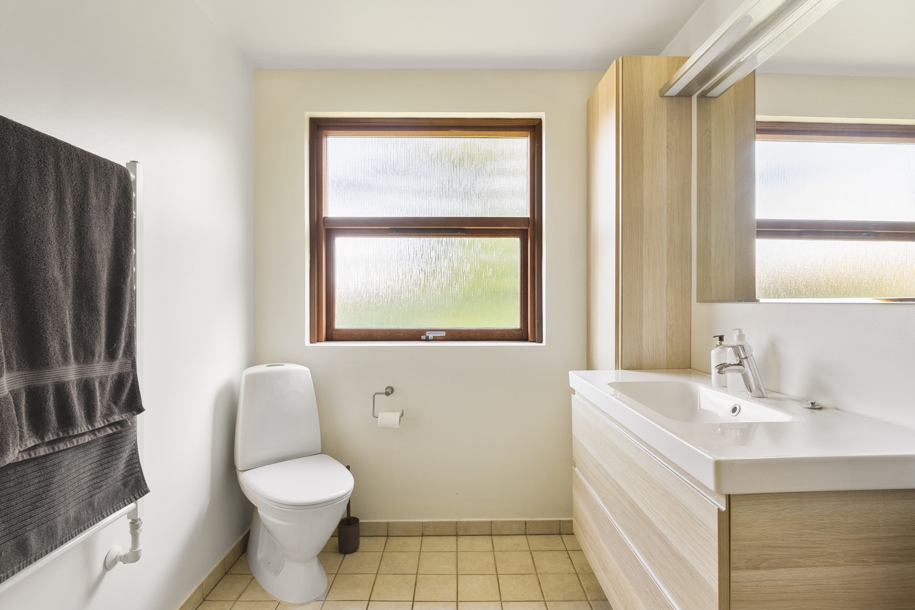 Fremhævet badeværelse billede i fuldskærmstilstand. Billede af Liljevænget 9, 8362 Hørning