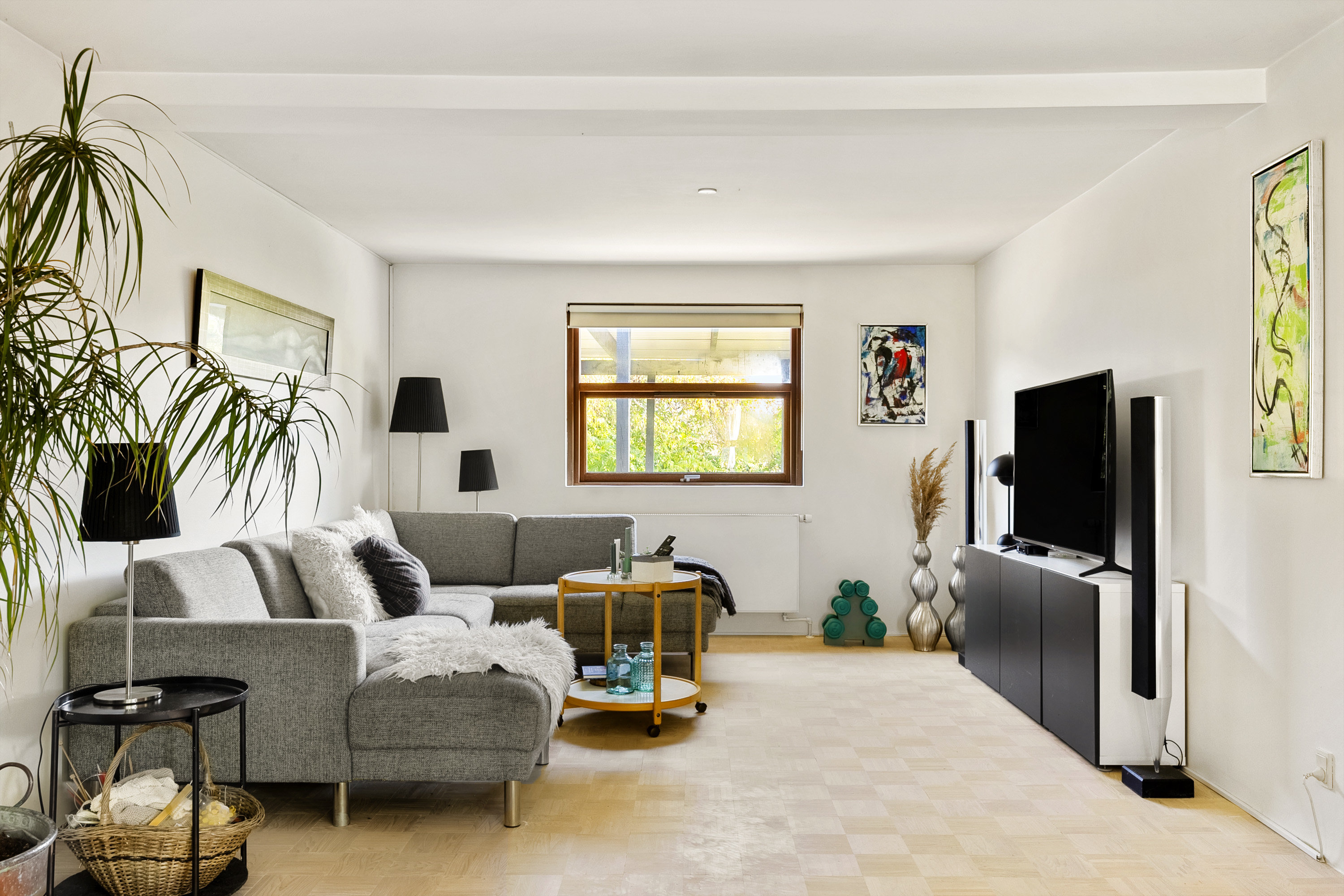 Fremhævet stue billede i fuldskærmstilstand. Billede af Liljevænget 9, 8362 Hørning