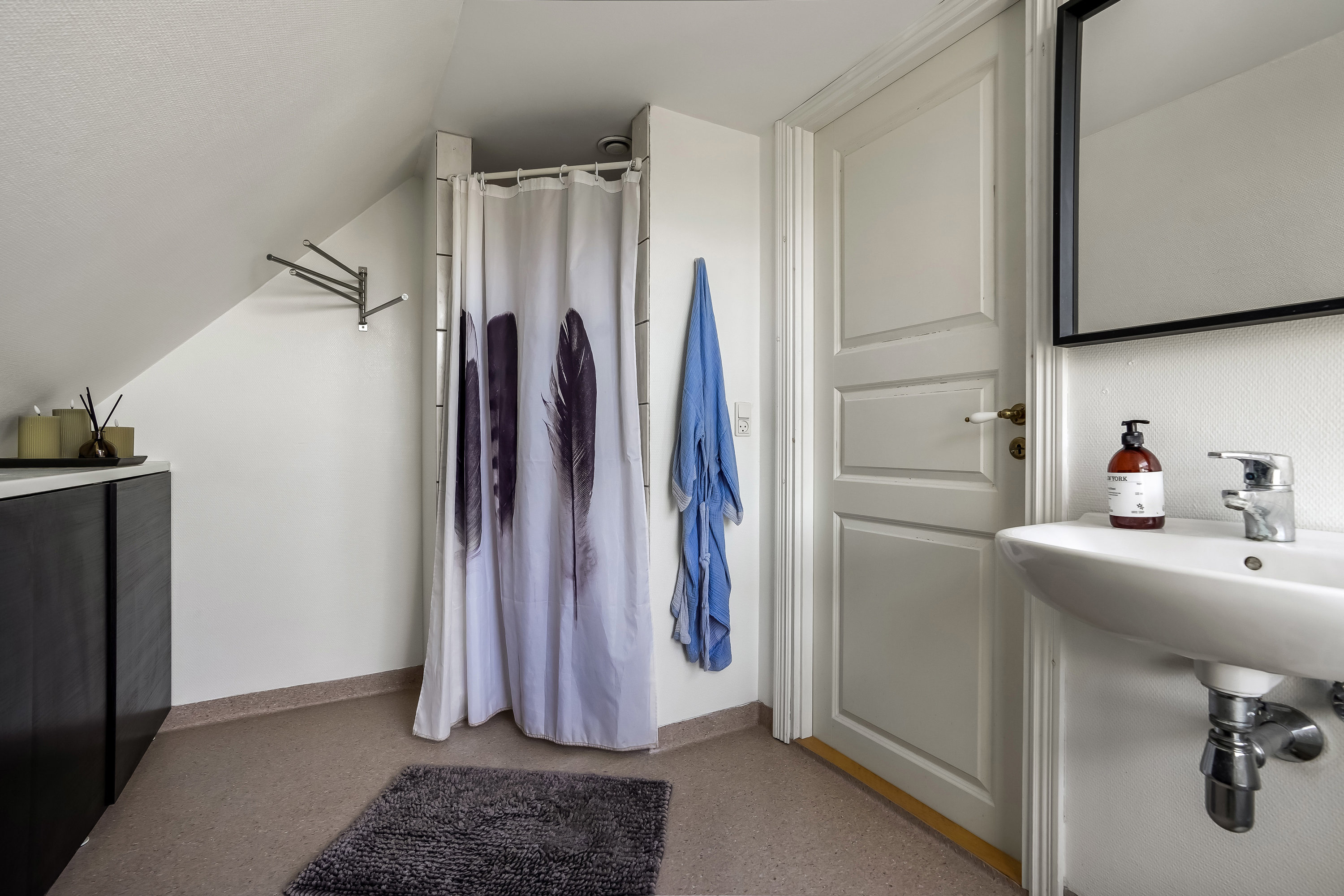 Fremhævet badeværelse billede i fuldskærmstilstand. Billede af Vejlbyvej 34, Vejlby, 5500 Middelfart