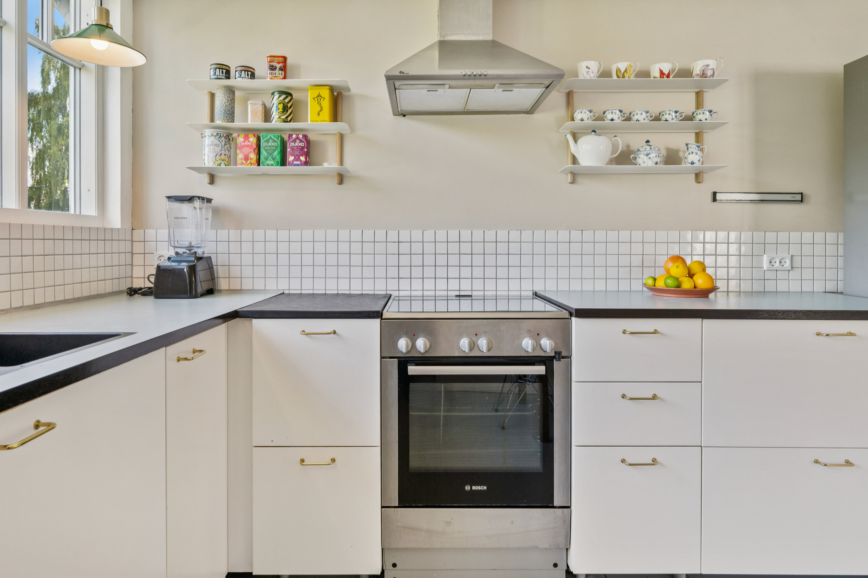 Fremhævet køkken billede i fuldskærmstilstand. Billede af Bækkelundsvej 5, 1., 8240 Risskov