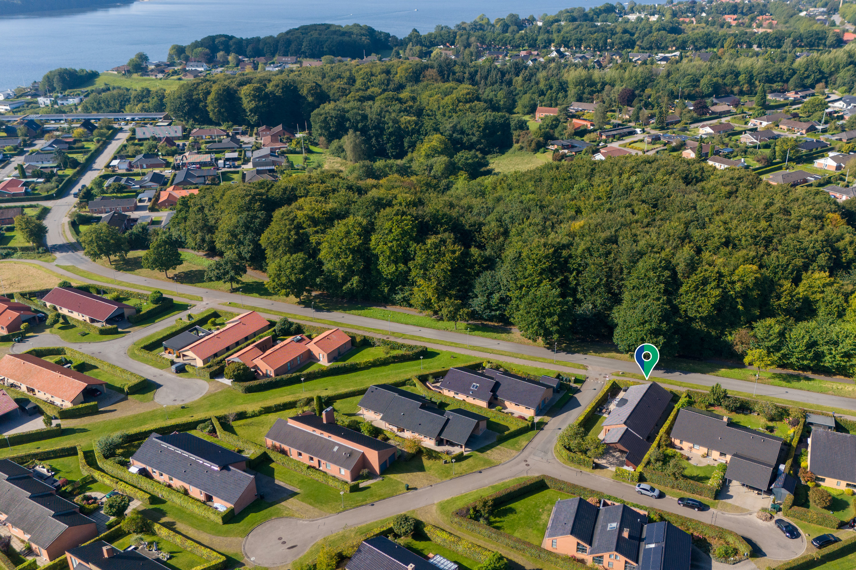 Miniaturebillede 1: luftfoto. Billede af Grævlingevænget 1, Strandhuse, 6000 Kolding