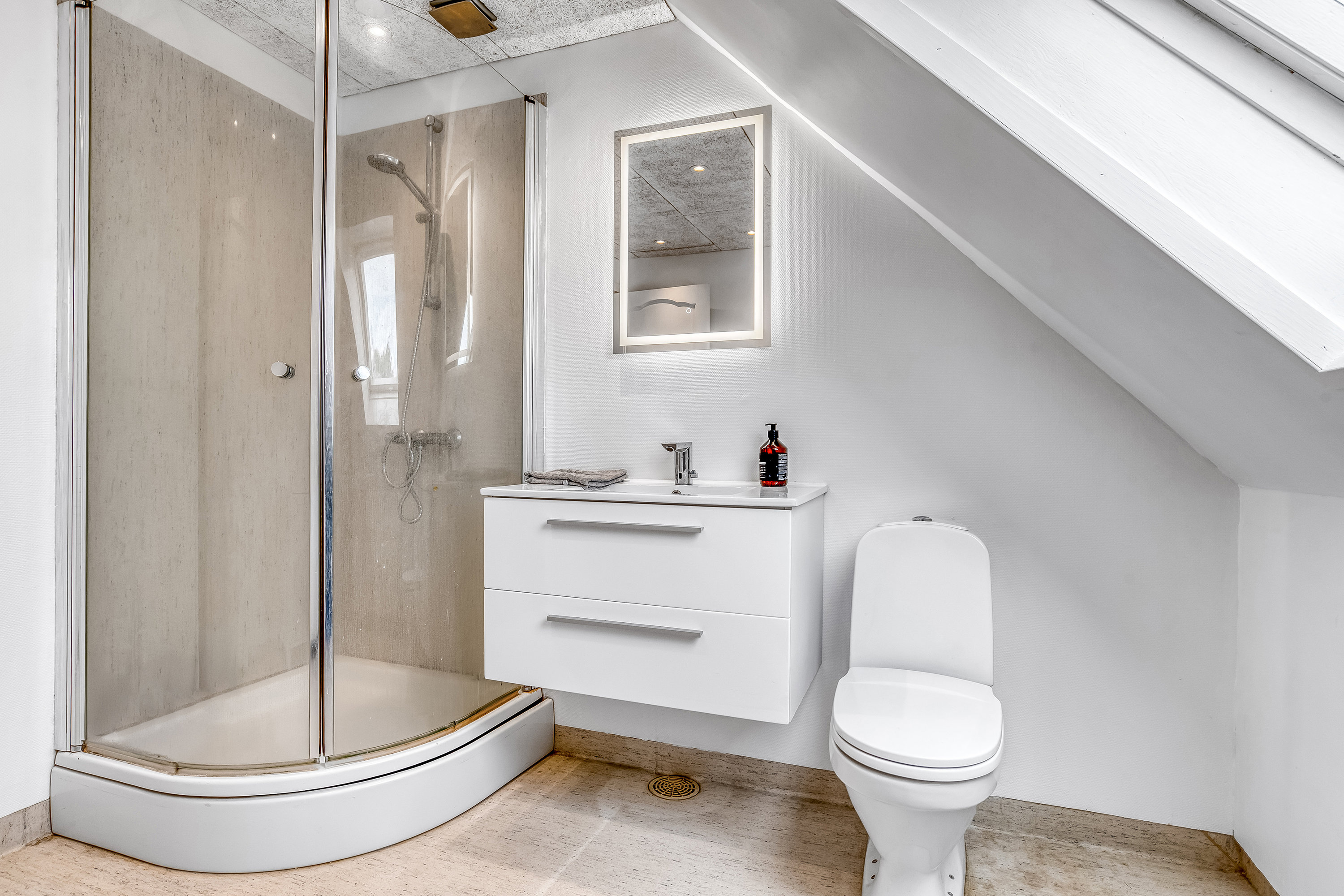 Fremhævet badeværelse billede i fuldskærmstilstand. Billede af Kingosvej 22, 7400 Herning