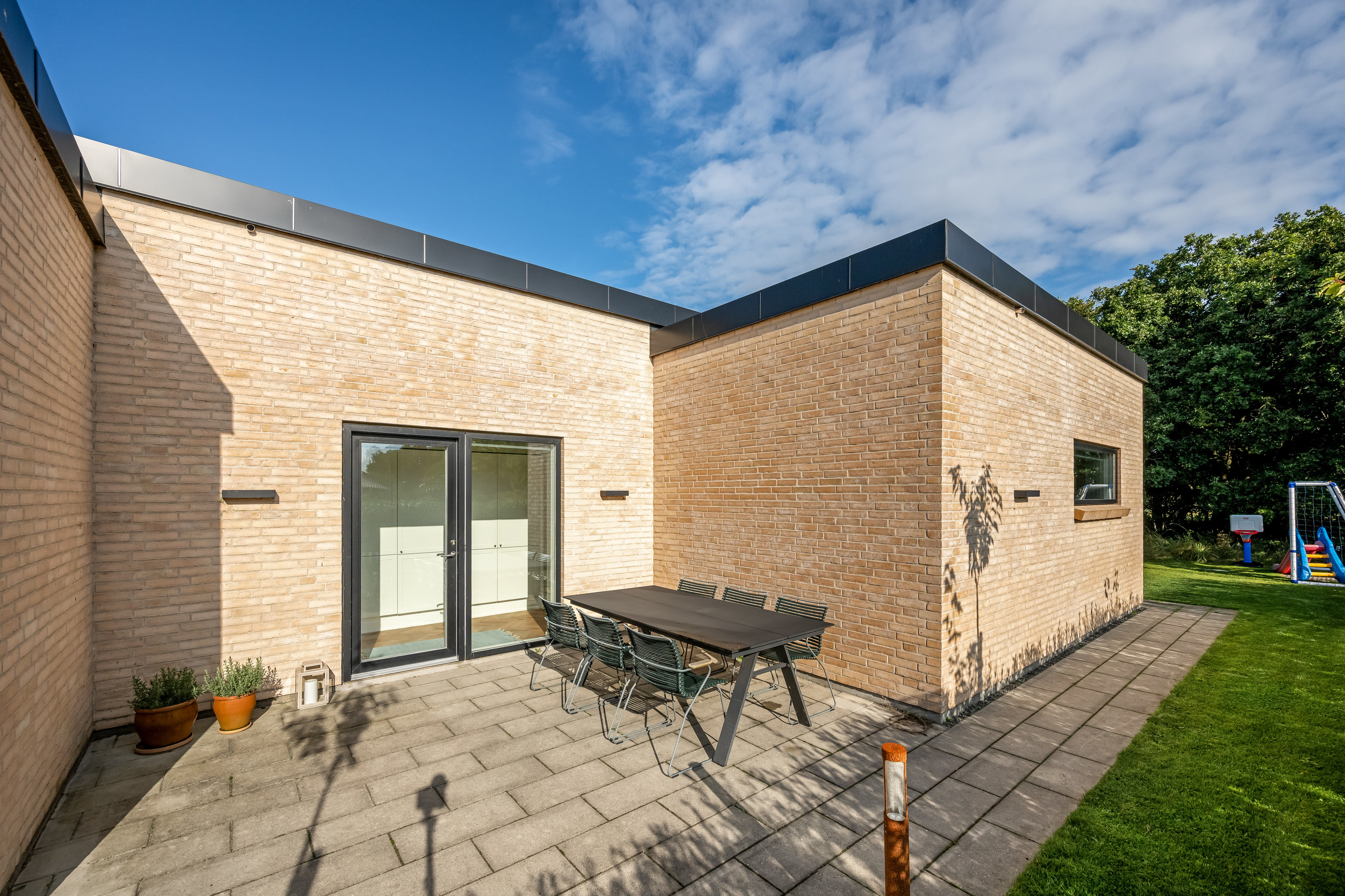 Fremhævet terrasse billede i fuldskærmstilstand. Billede af Oldager Allé 40, 6900 Skjern