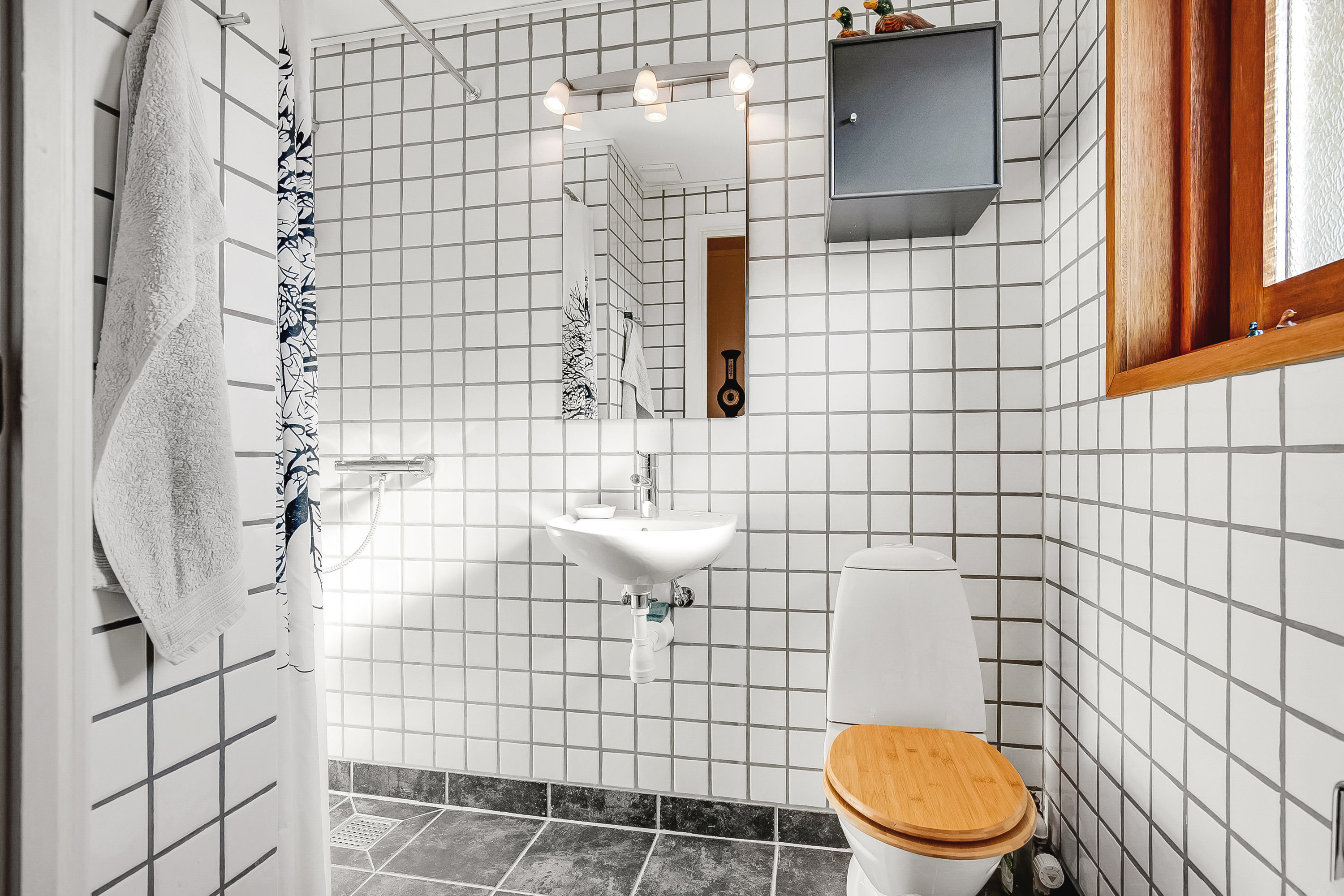 Fremhævet badeværelse billede i fuldskærmstilstand. Billede af Søndergyden 6, Skanderup, 6640 Lunderskov