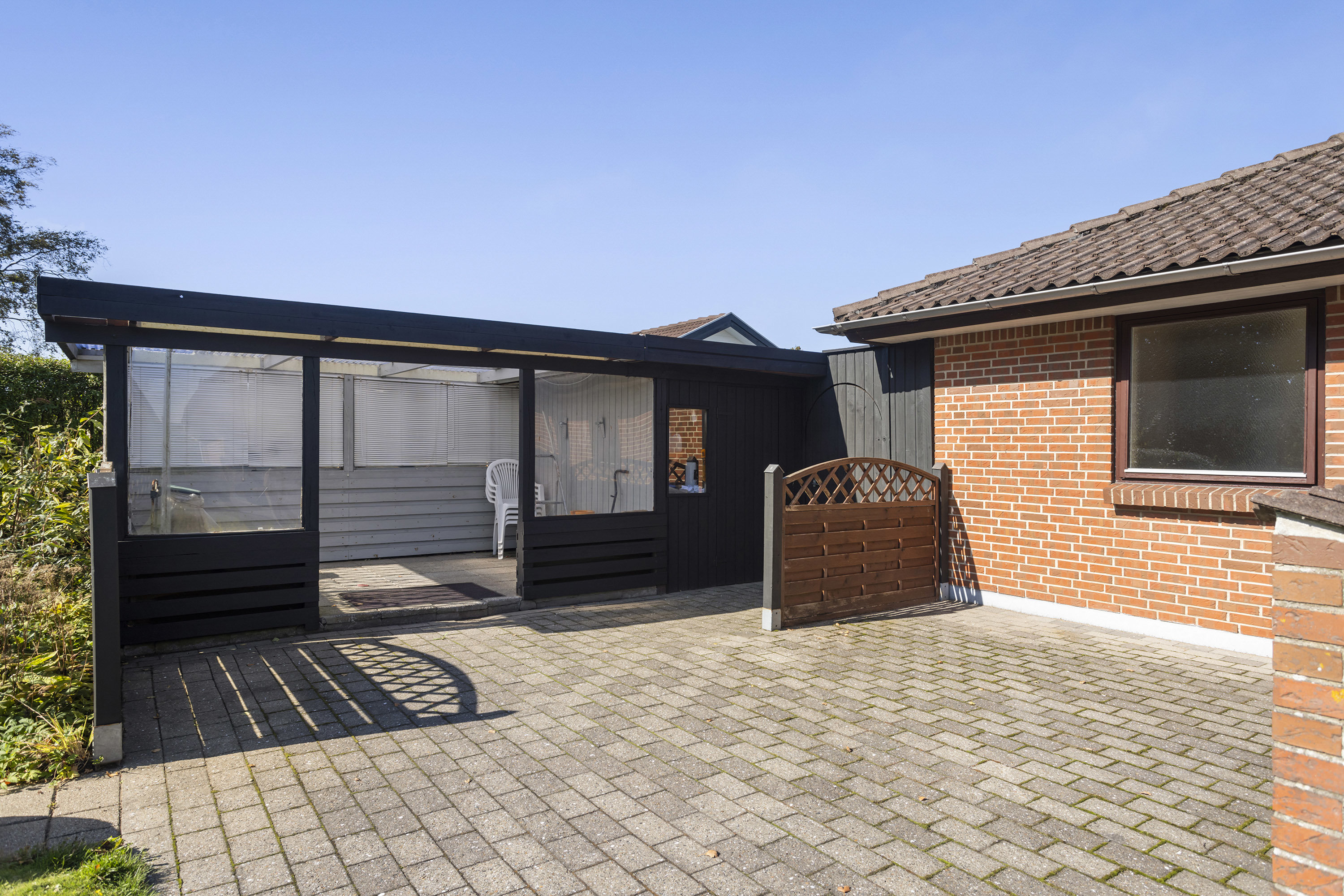 Fremhævet terrasse billede i fuldskærmstilstand. Billede af Damsgårdsvej 1, 9900 Frederikshavn