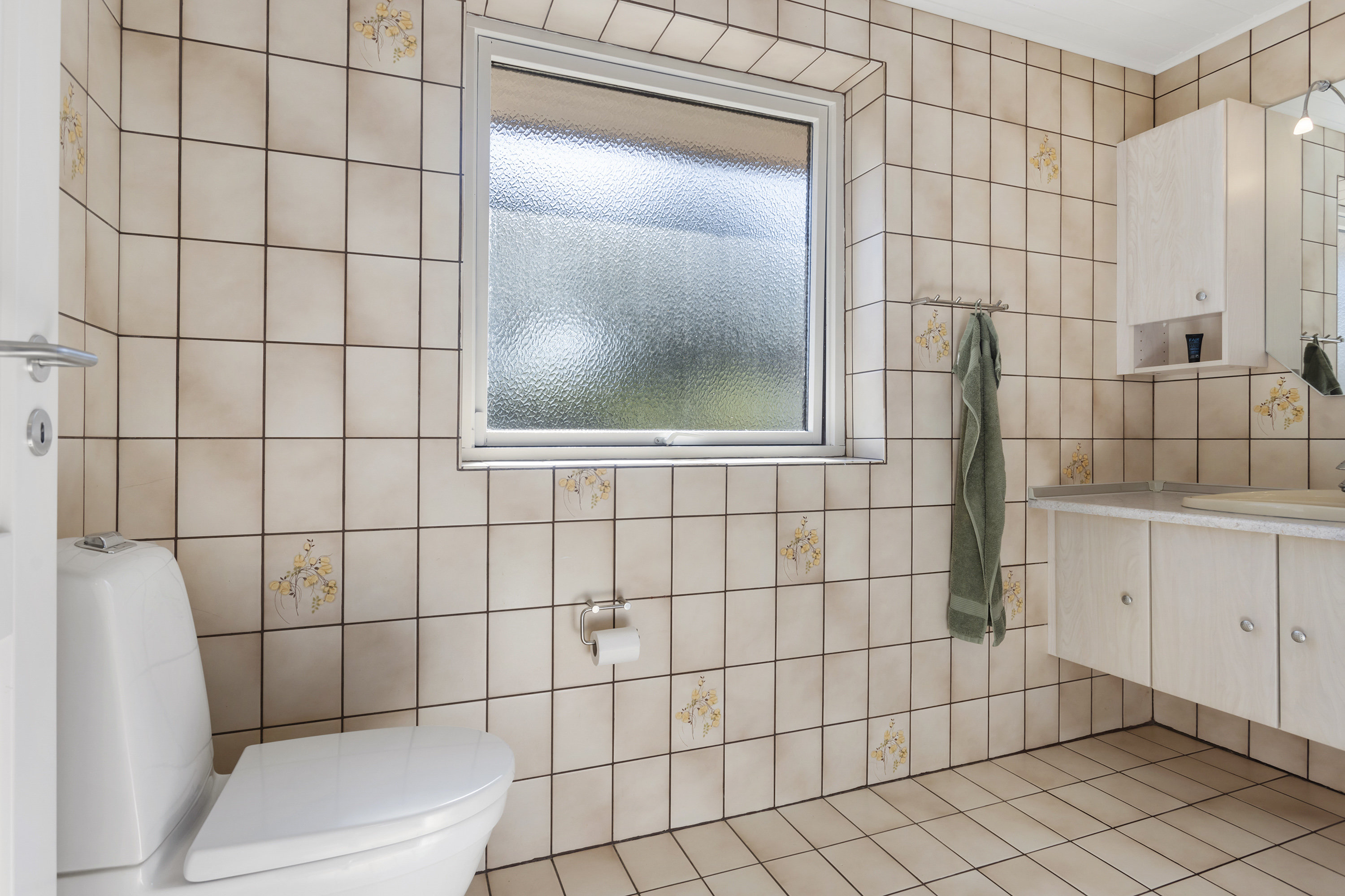 Fremhævet badeværelse billede i fuldskærmstilstand. Billede af Damsgårdsvej 1, 9900 Frederikshavn