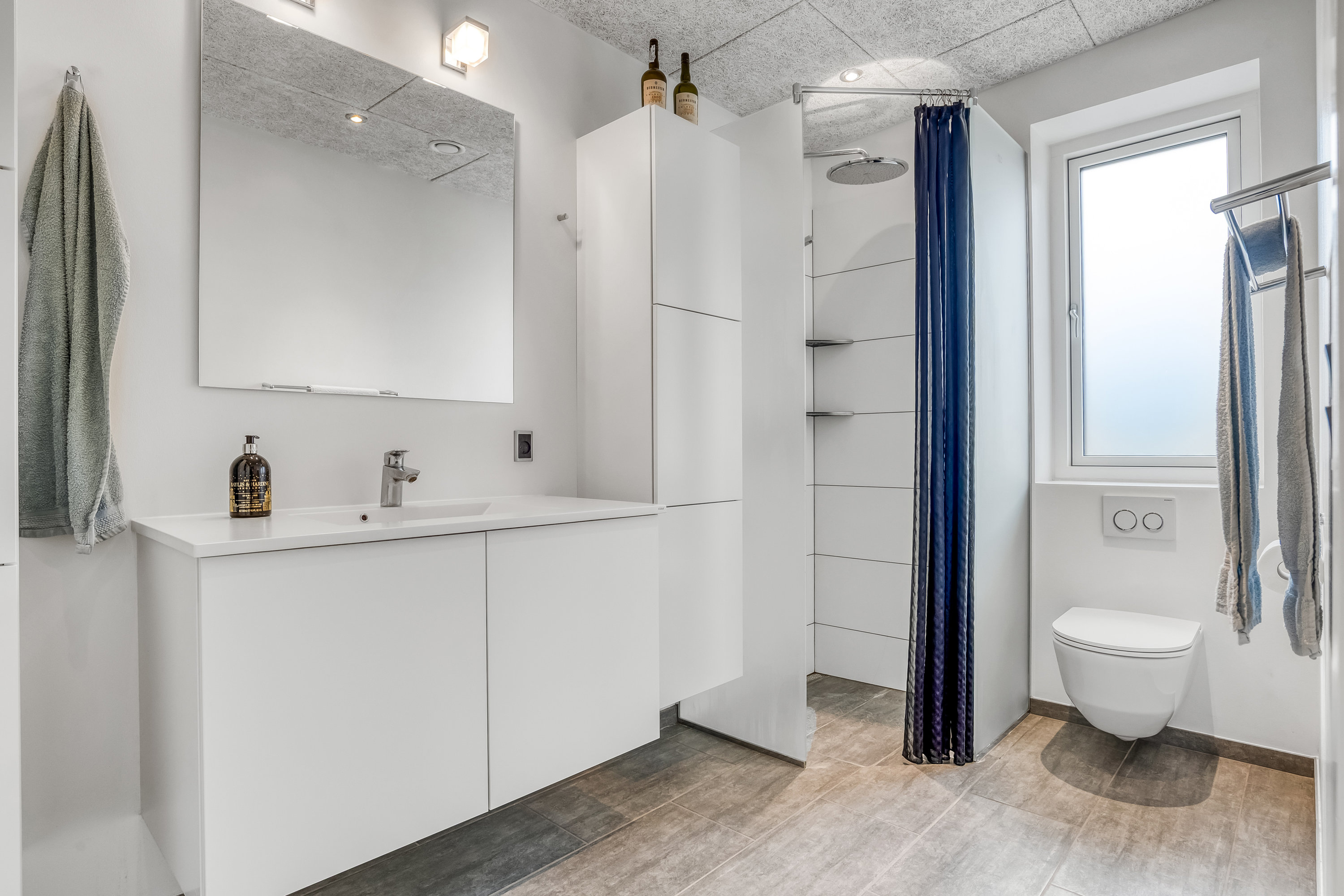 Fremhævet badeværelse billede i fuldskærmstilstand. Billede af Knud Aggers Vej 39B, 7500 Holstebro