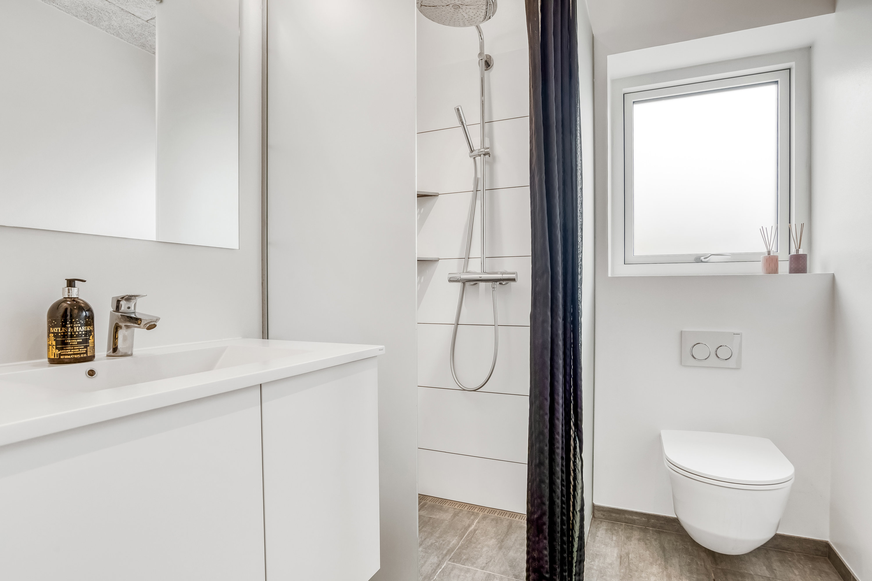 Fremhævet badeværelse billede i fuldskærmstilstand. Billede af Knud Aggers Vej 39B, 7500 Holstebro