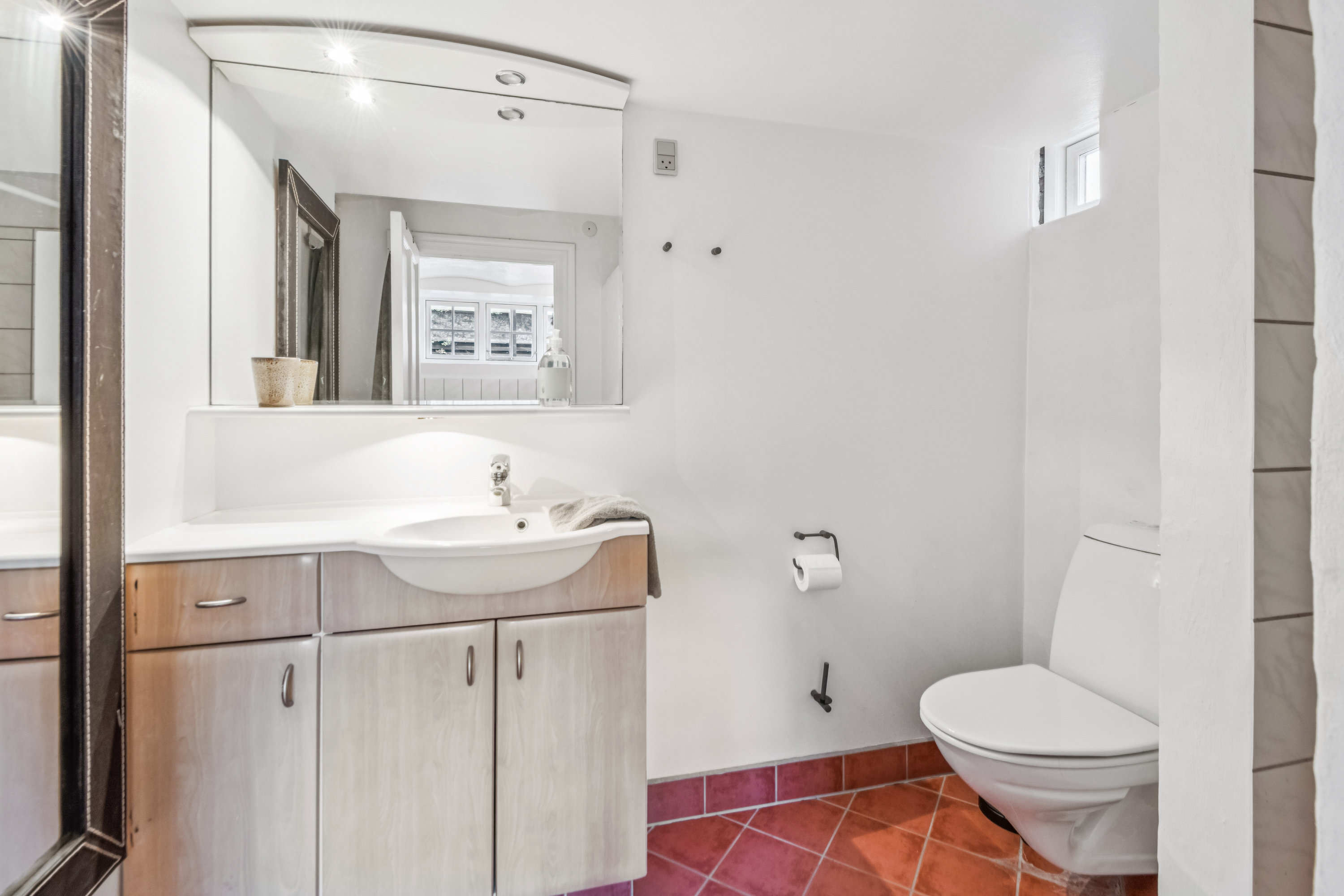 Fremhævet badeværelse billede i fuldskærmstilstand. Billede af Annebergvej 12, st.., 9000 Aalborg