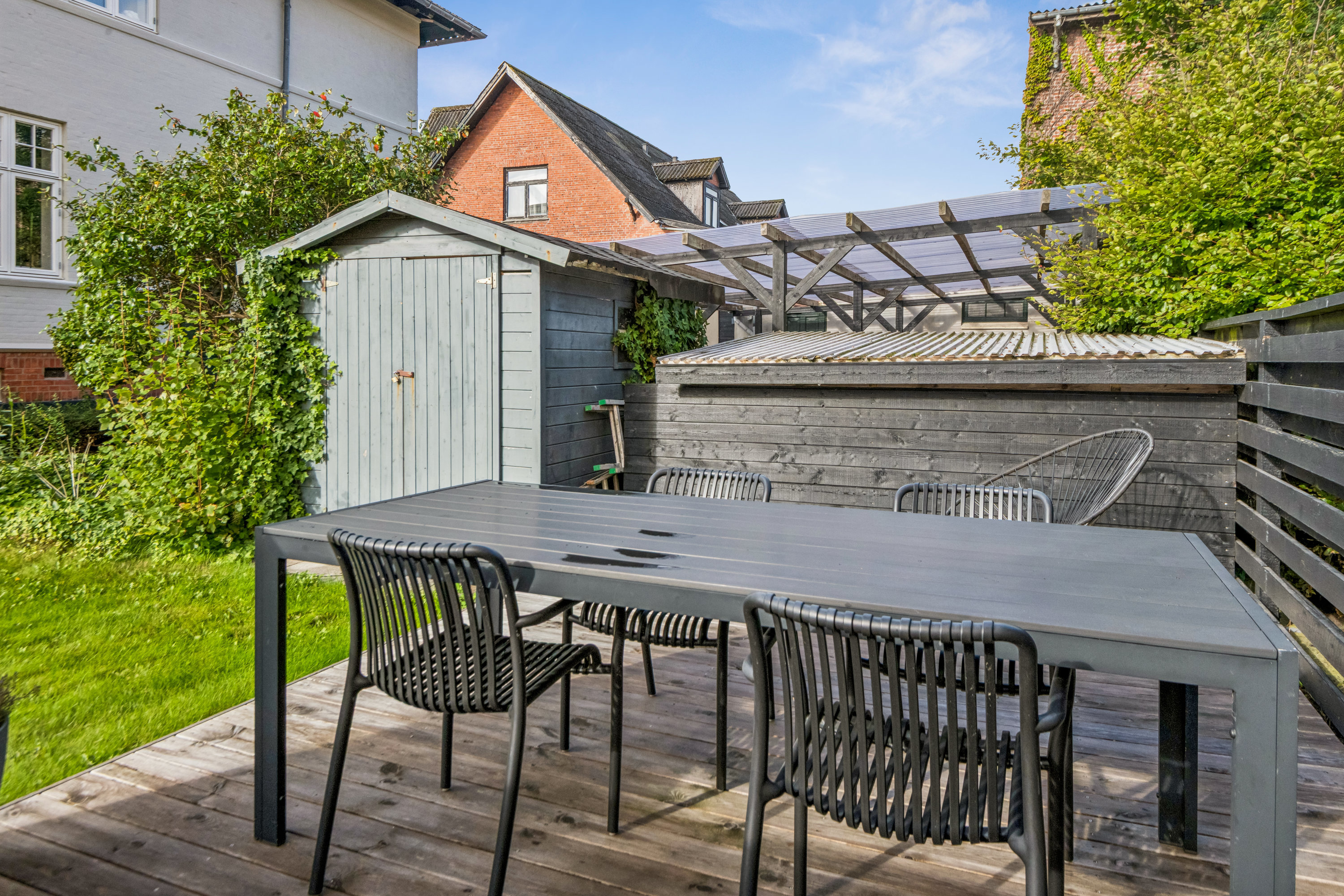 Fremhævet terrasse billede i fuldskærmstilstand. Billede af Annebergvej 12, st.., 9000 Aalborg