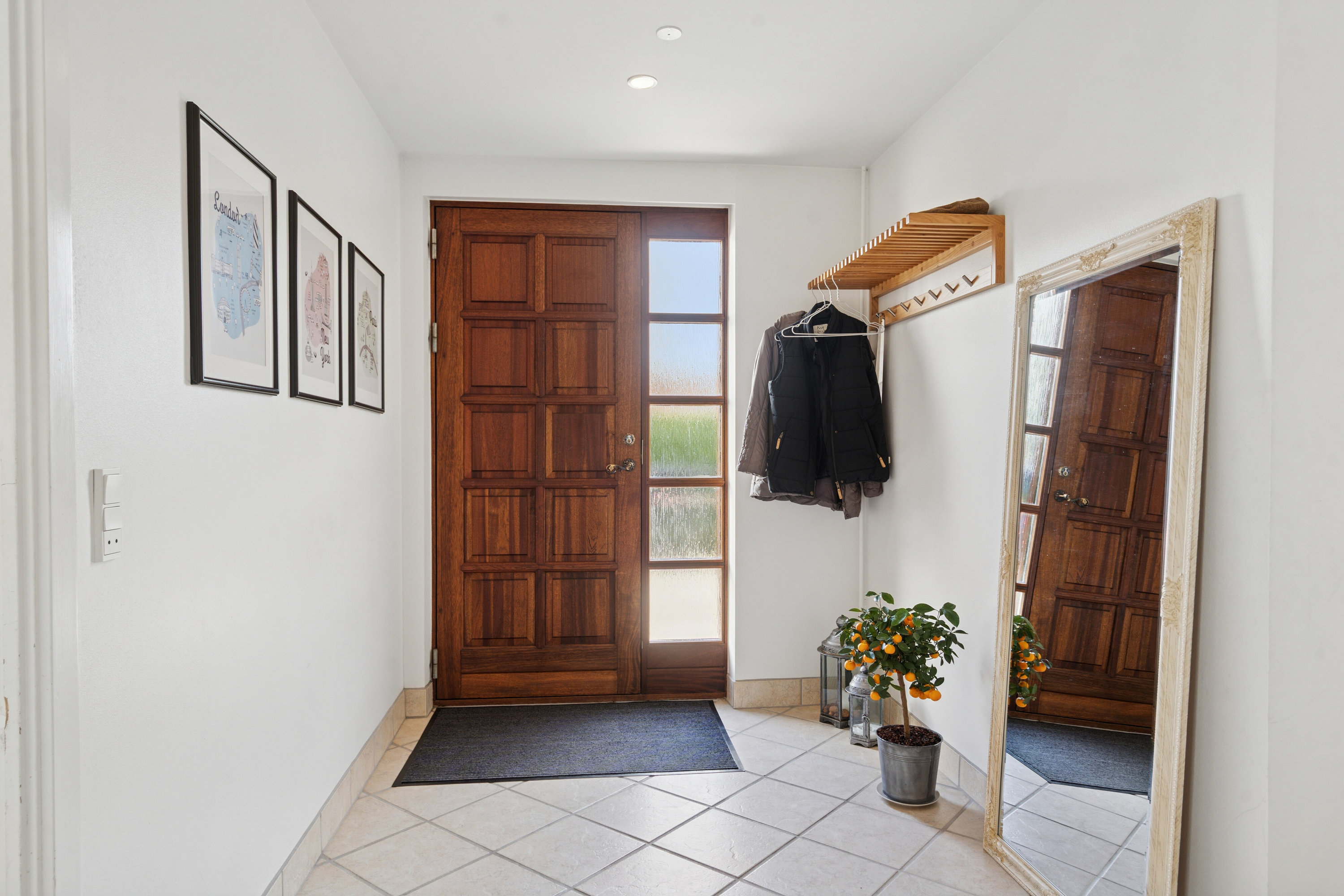 Miniaturebillede 1: indendørs. Billede af Lærkehaven 6, 5330 Munkebo