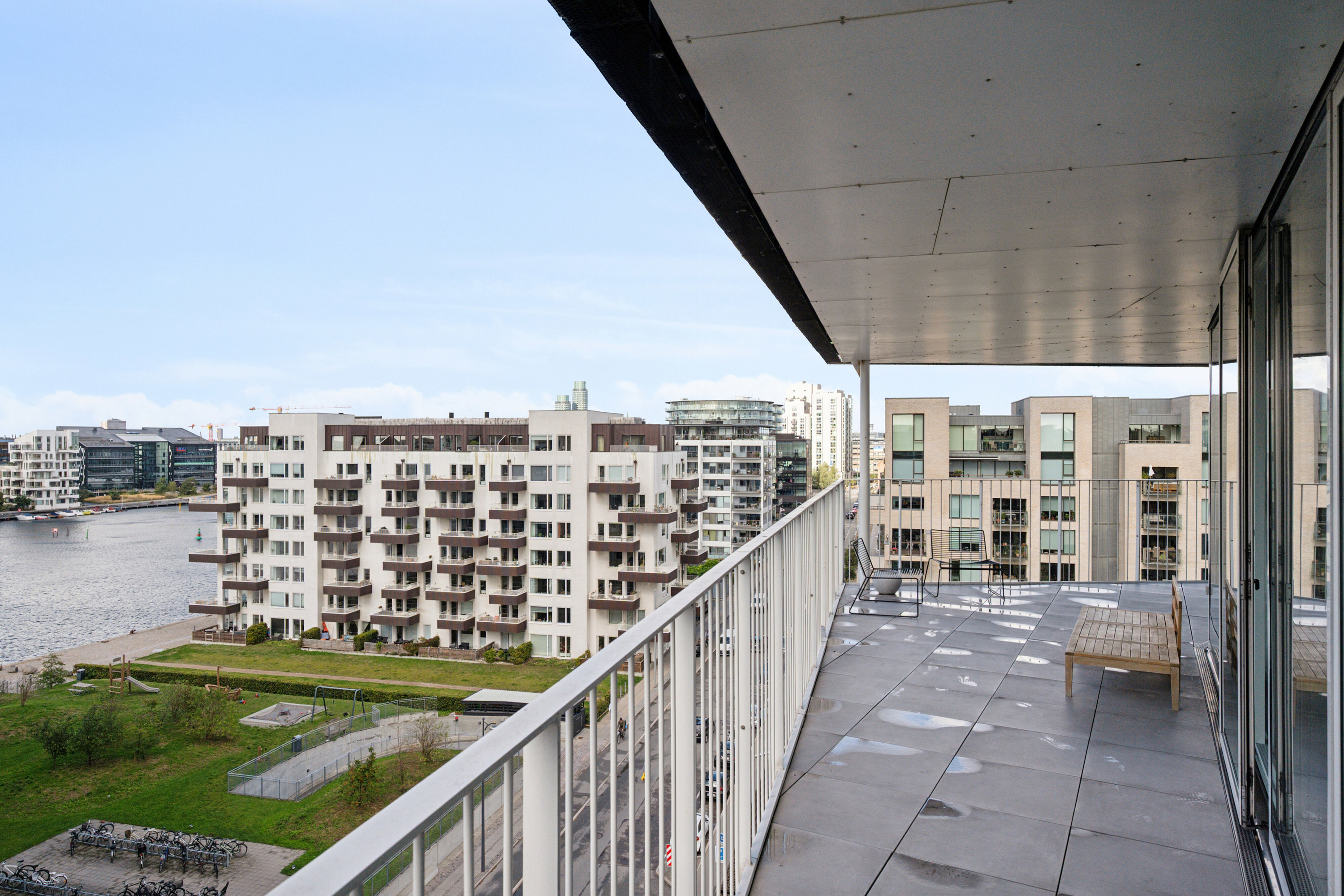 Miniaturebillede 1: altan. Billede af Islands Brygge 79A, 6. tv., 2300 København S