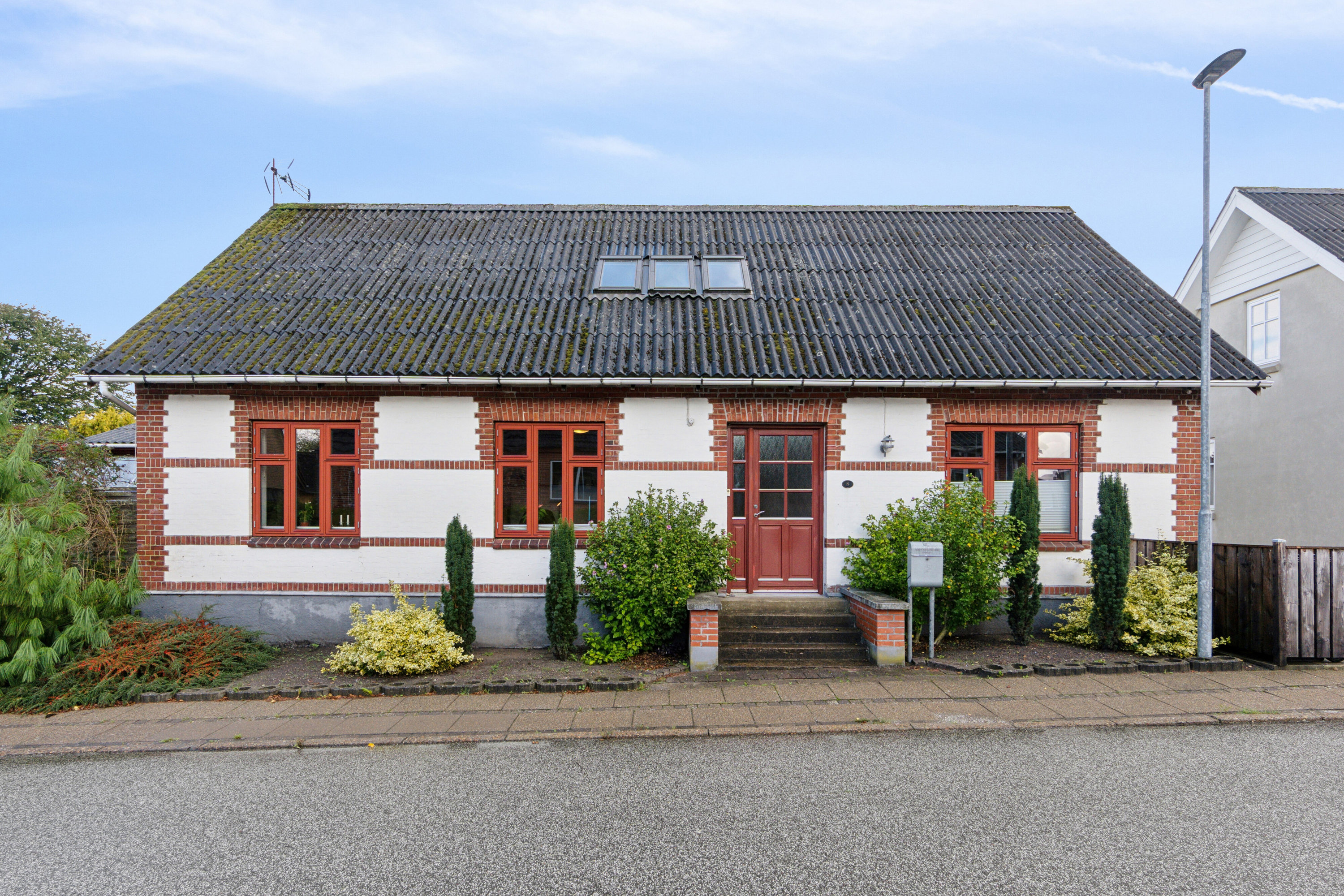 Fremhævet set fra vejen billede i fuldskærmstilstand. Billede af Storkevej 8, 7741 Frøstrup