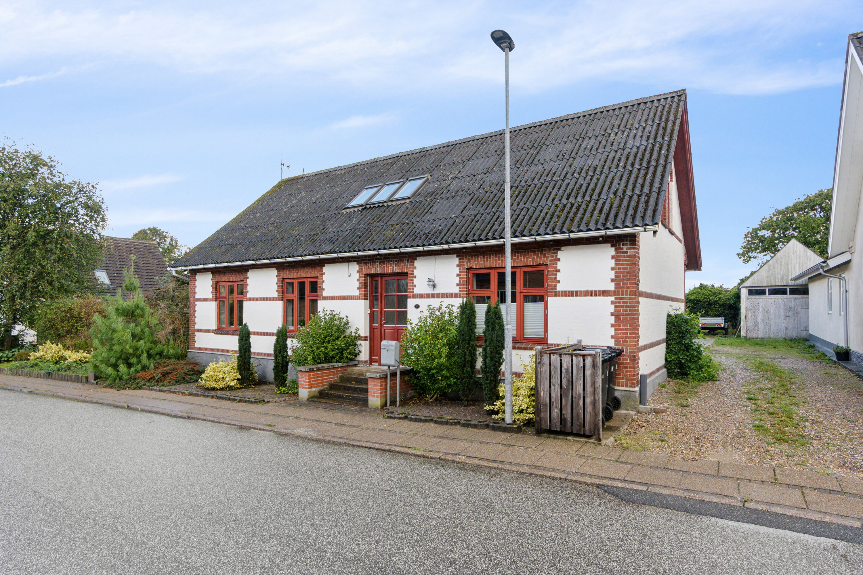 Fremhævet set fra vejen billede i fuldskærmstilstand. Billede af Storkevej 8, 7741 Frøstrup