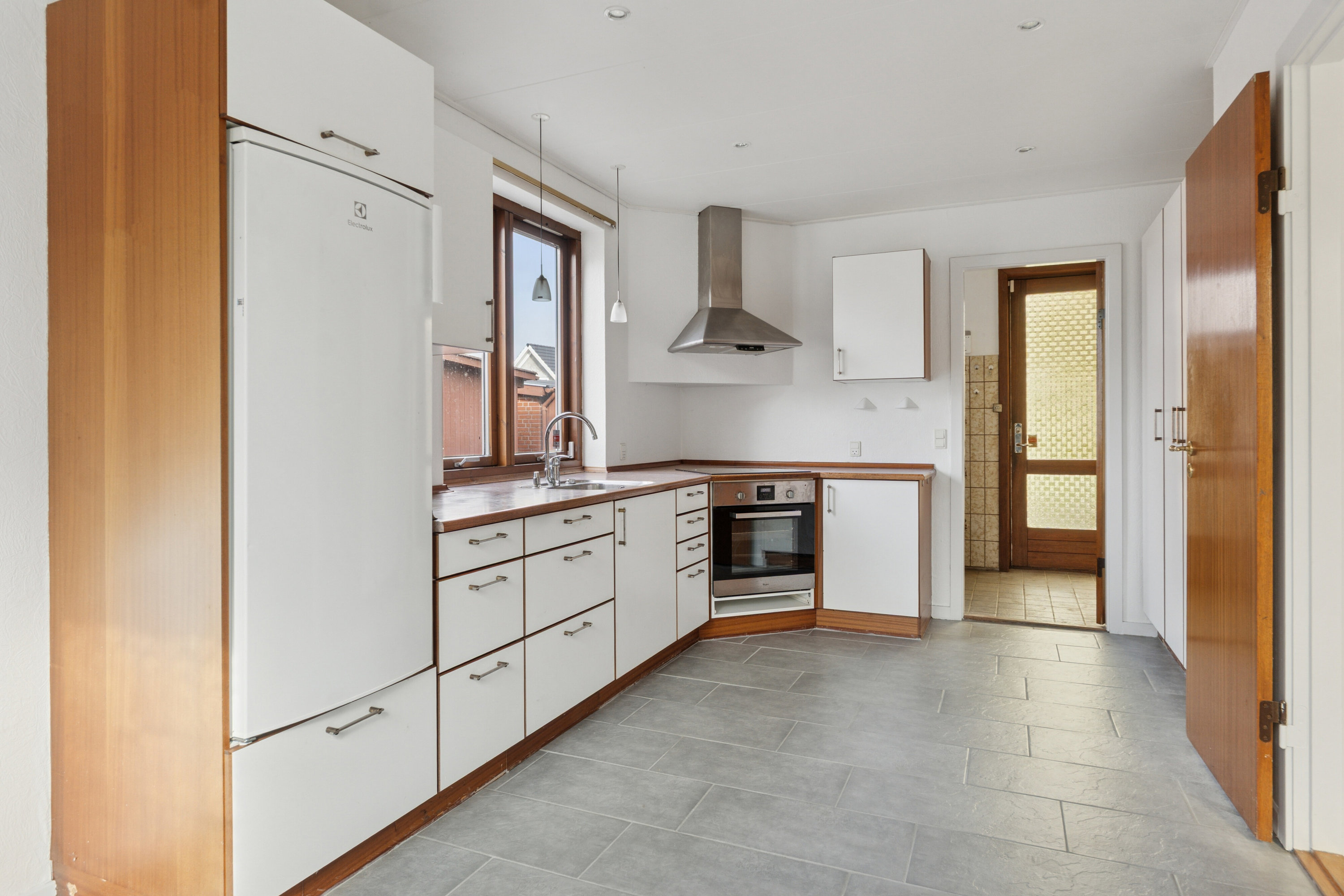 Fremhævet køkken billede i fuldskærmstilstand. Billede af Klarskovvej 75, 4760 Vordingborg