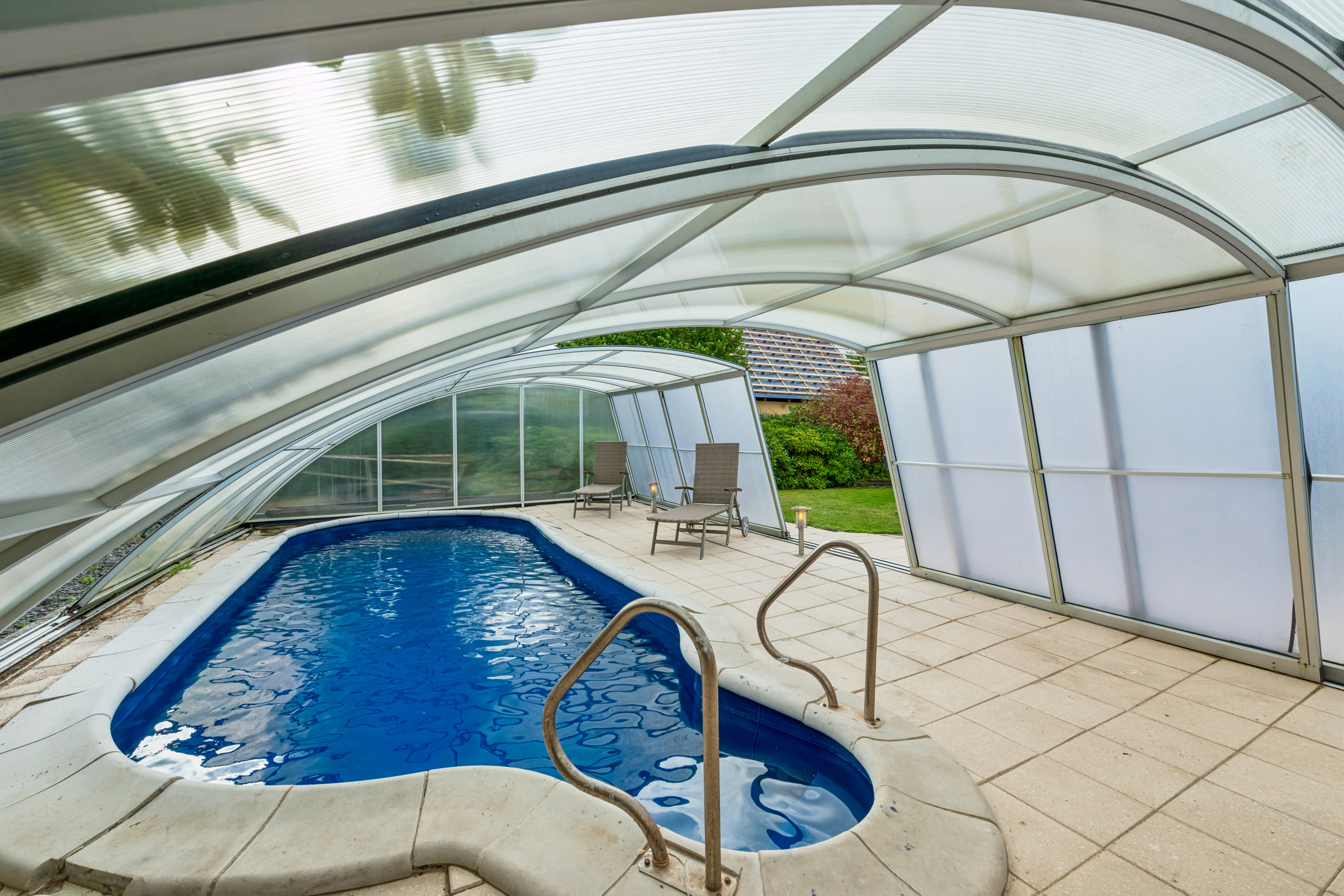 Fremhævet udestue billede i fuldskærmstilstand. Billede af Randtoftevej 8, 2670 Greve