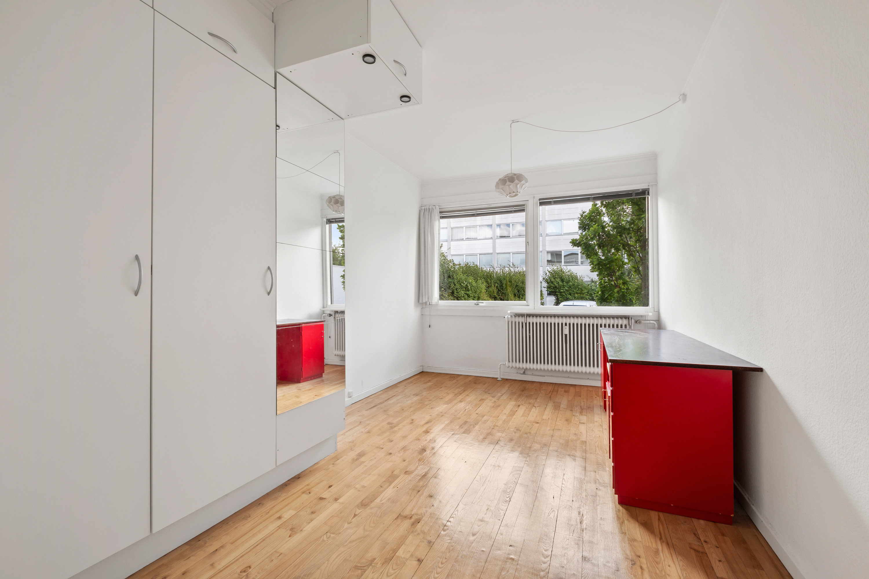 Fremhævet stue billede i fuldskærmstilstand. Billede af Jægersborg Alle 247, st.. tv., 2820 Gentofte