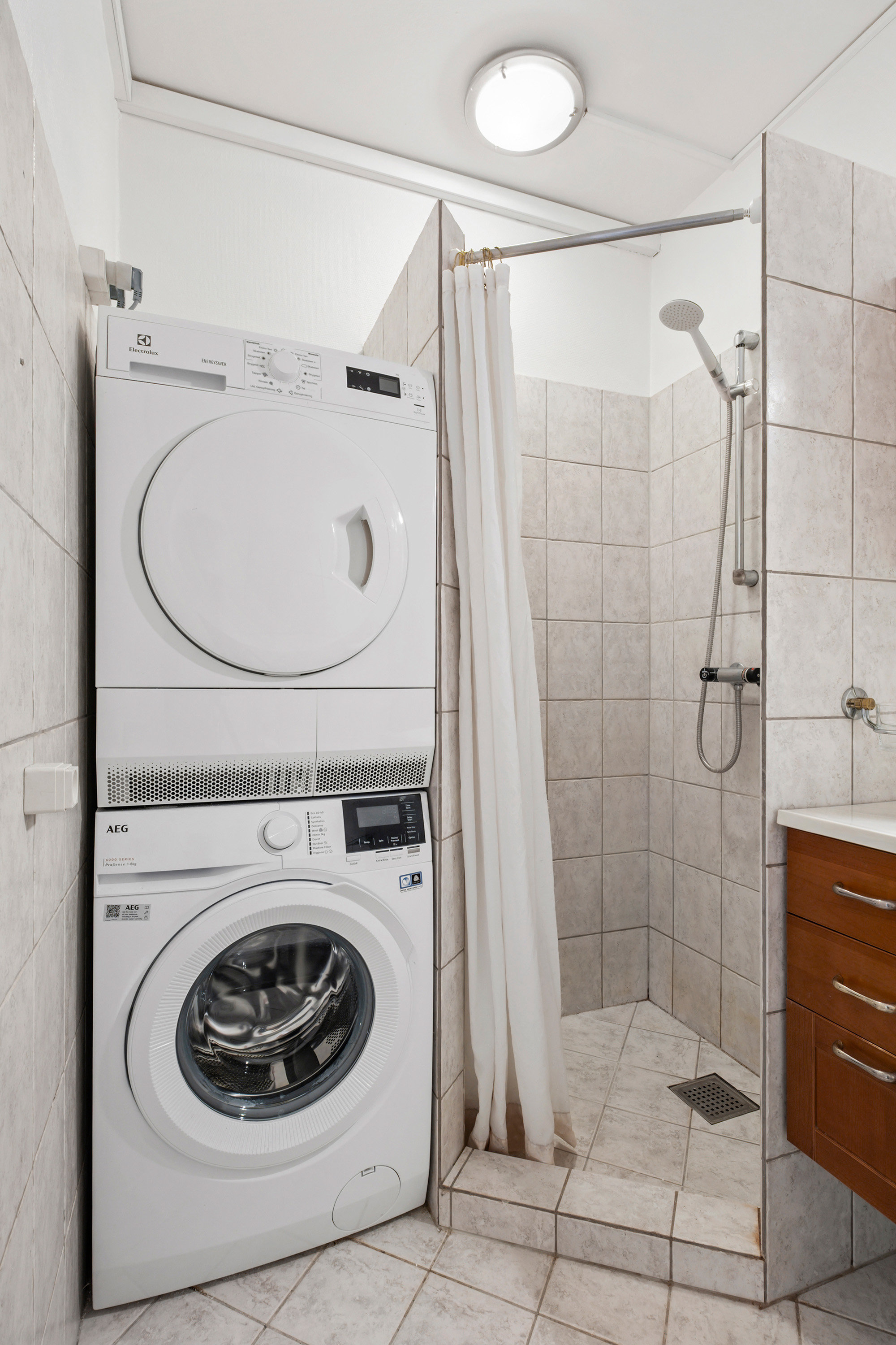 Fremhævet badeværelse billede i fuldskærmstilstand. Billede af Jægersborg Alle 247, st.. tv., 2820 Gentofte