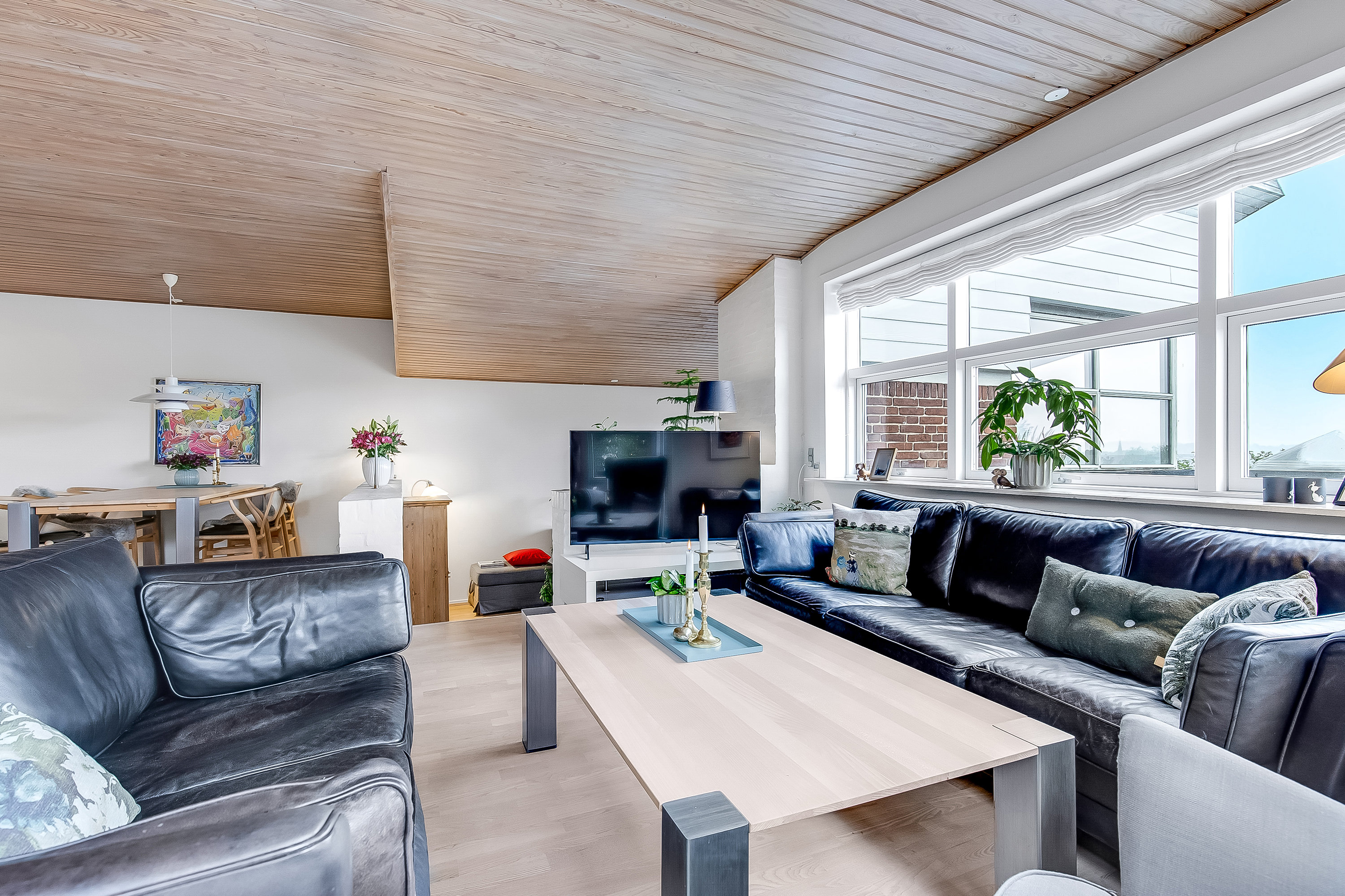 Fremhævet stue billede i fuldskærmstilstand. Billede af Poul Møllers Vej 8, 6000 Kolding