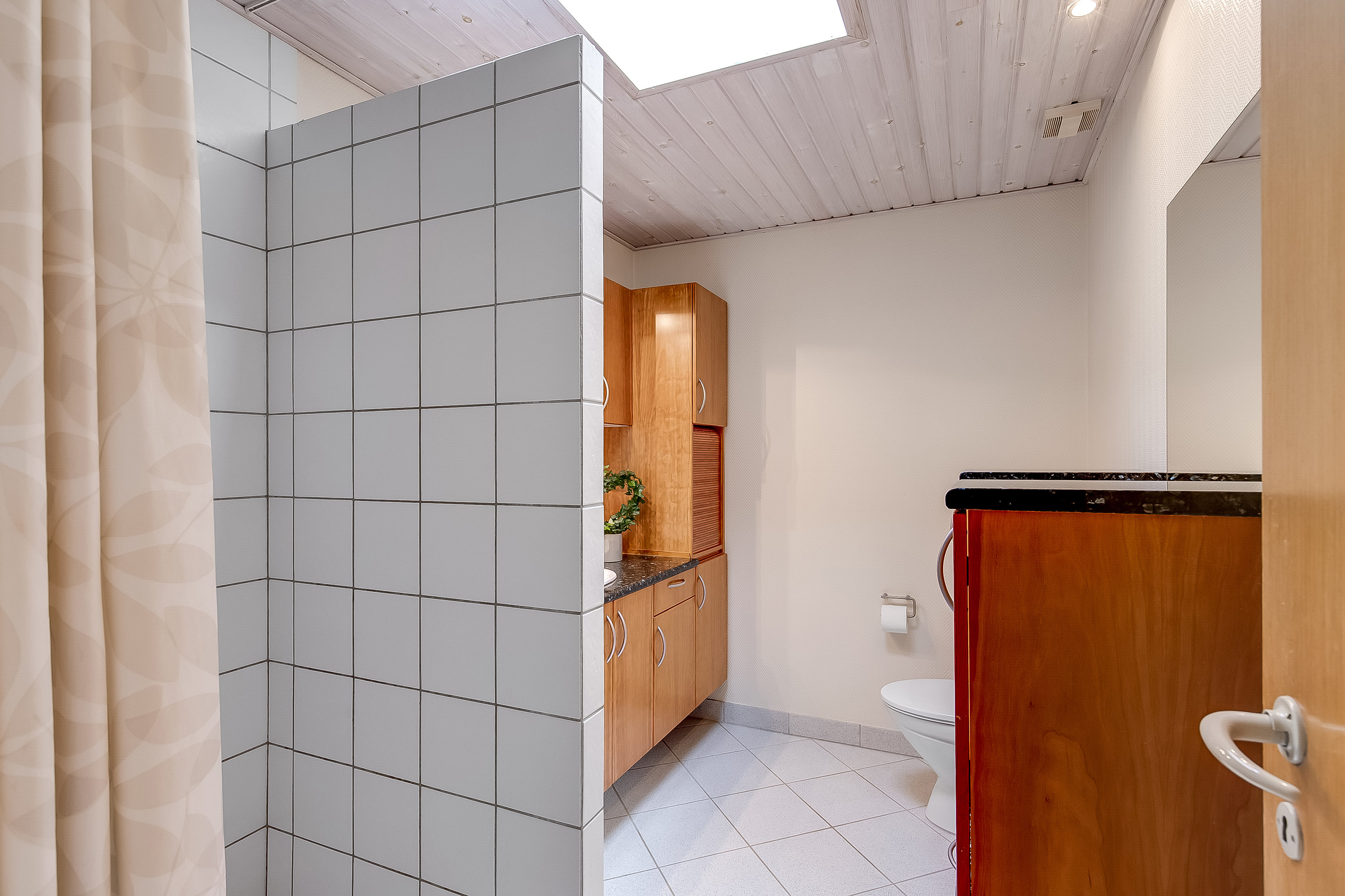 Fremhævet badeværelse billede i fuldskærmstilstand. Billede af Poul Møllers Vej 8, 6000 Kolding