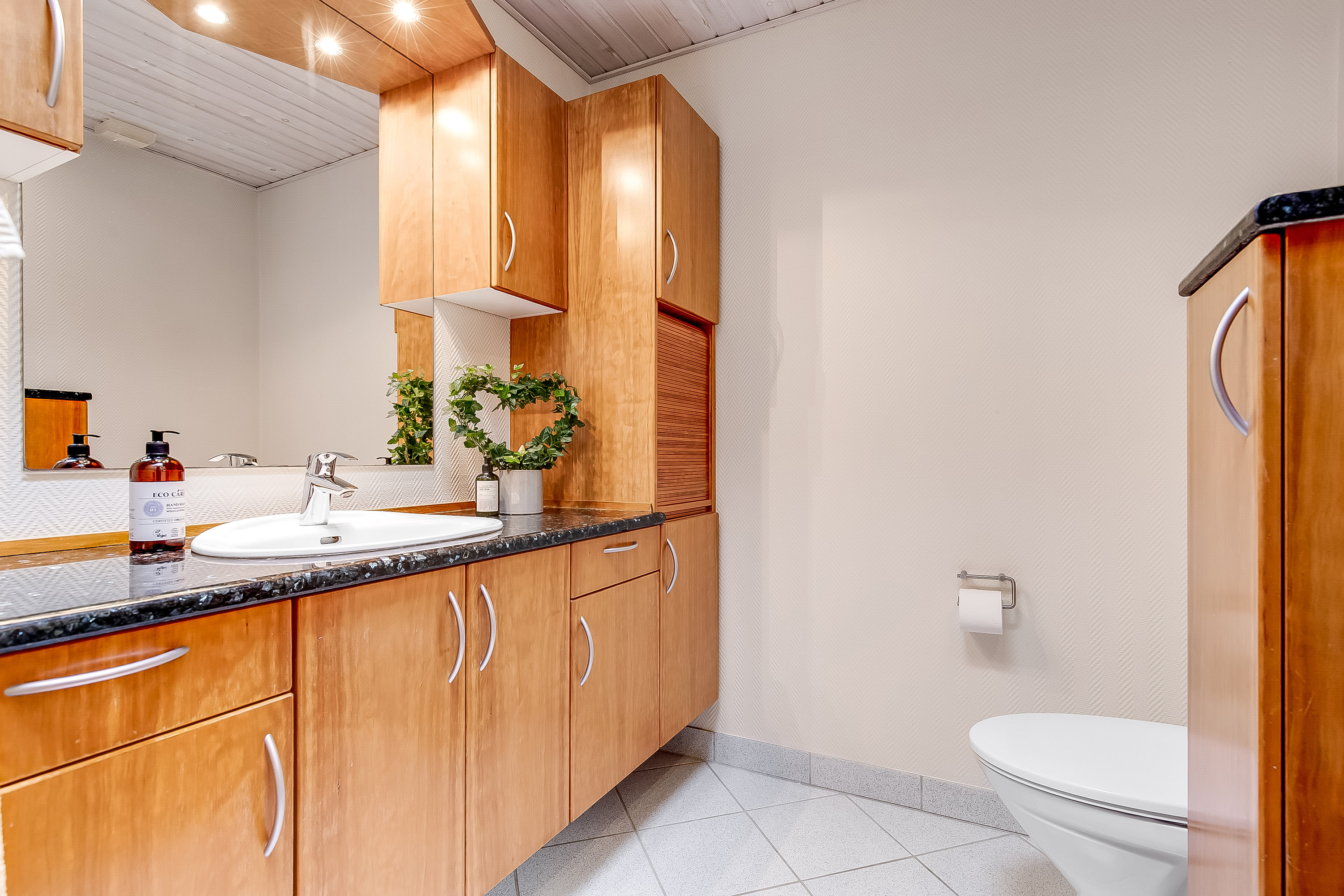 Fremhævet badeværelse billede i fuldskærmstilstand. Billede af Poul Møllers Vej 8, 6000 Kolding