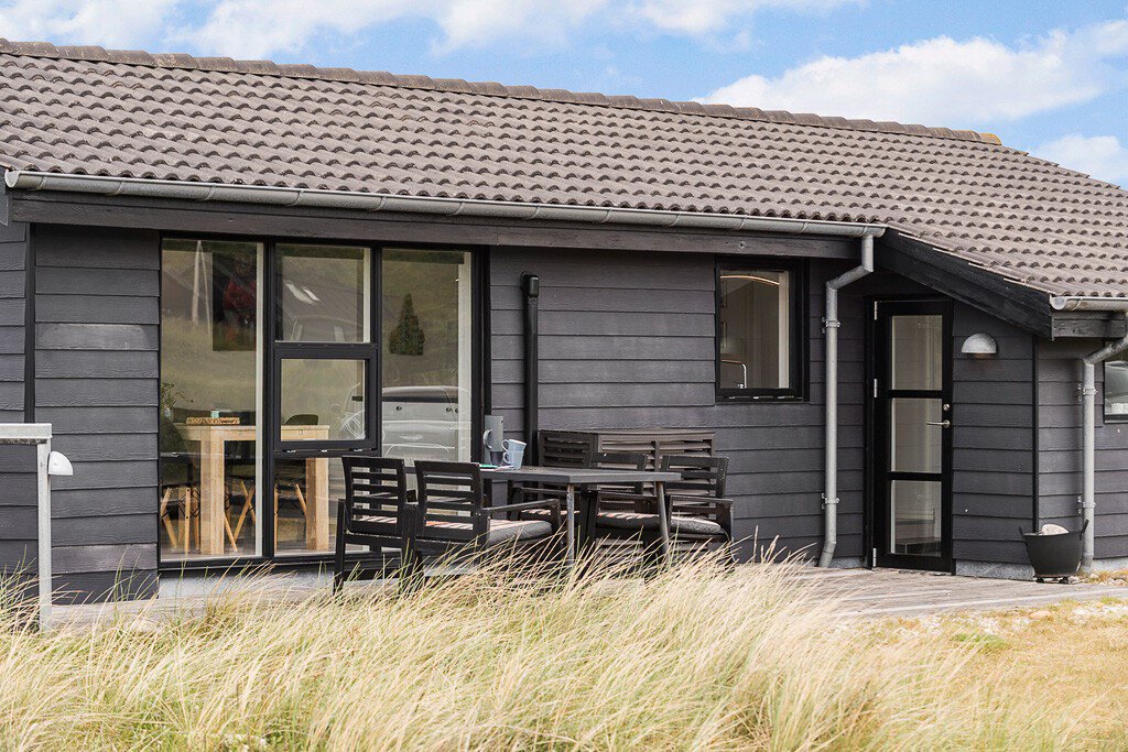 Fremhævet terrasse billede i fuldskærmstilstand. Billede af Revlingerenden 7, Lønstrup, 9800 Hjørring