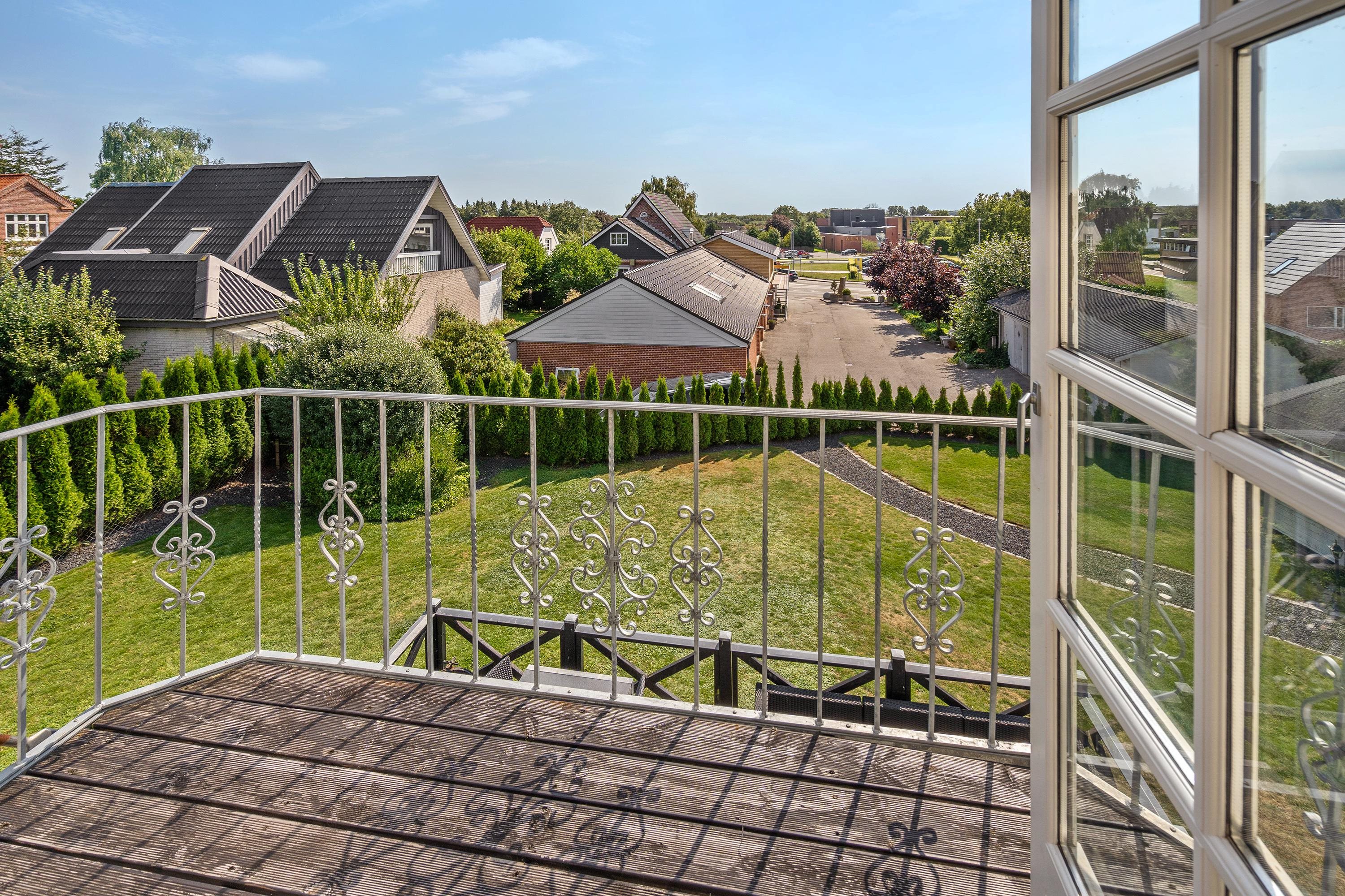 Fremhævet altan billede i fuldskærmstilstand. Billede af Grønningen 4, 9600 Aars