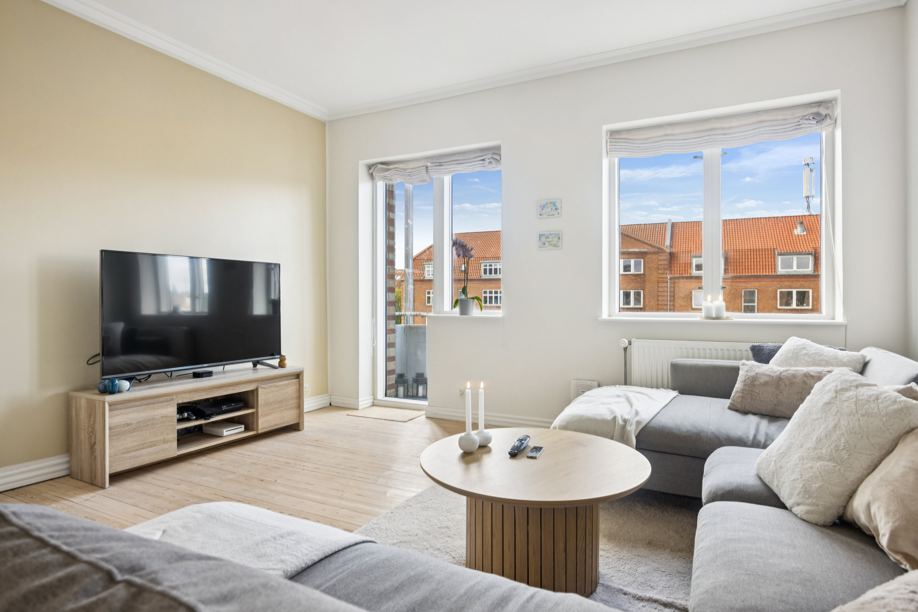 Fremhævet stue billede i fuldskærmstilstand. Billede af Sønderbro 15, 3. tv., 9000 Aalborg